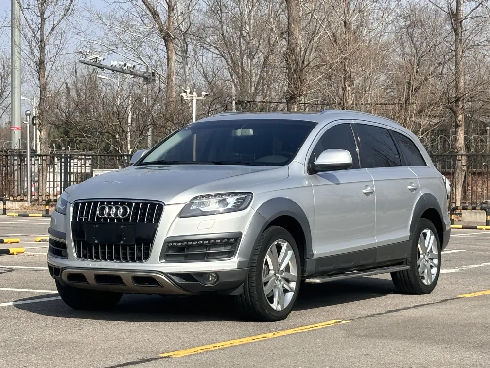 Audi Q7  из Китая