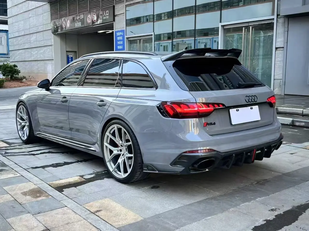 Audi RS 4  из Китая