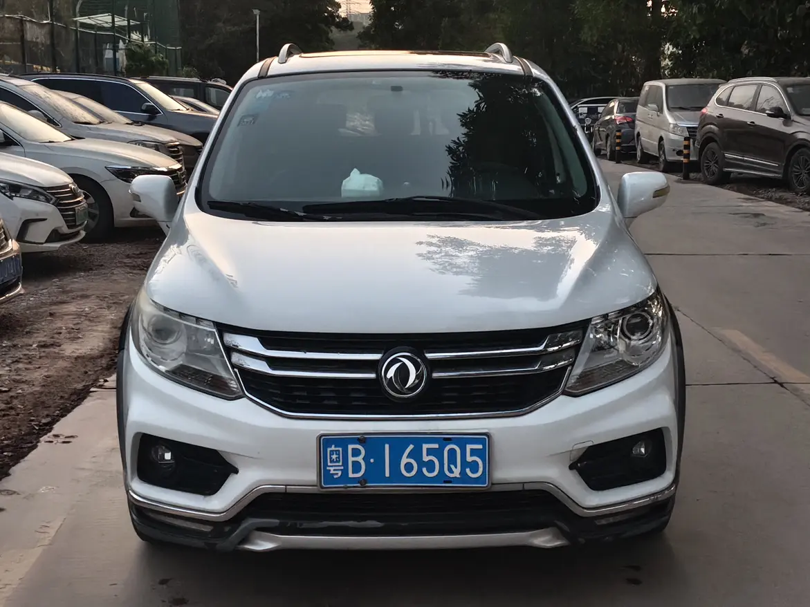 Forthing Jingyi X3  из Китая