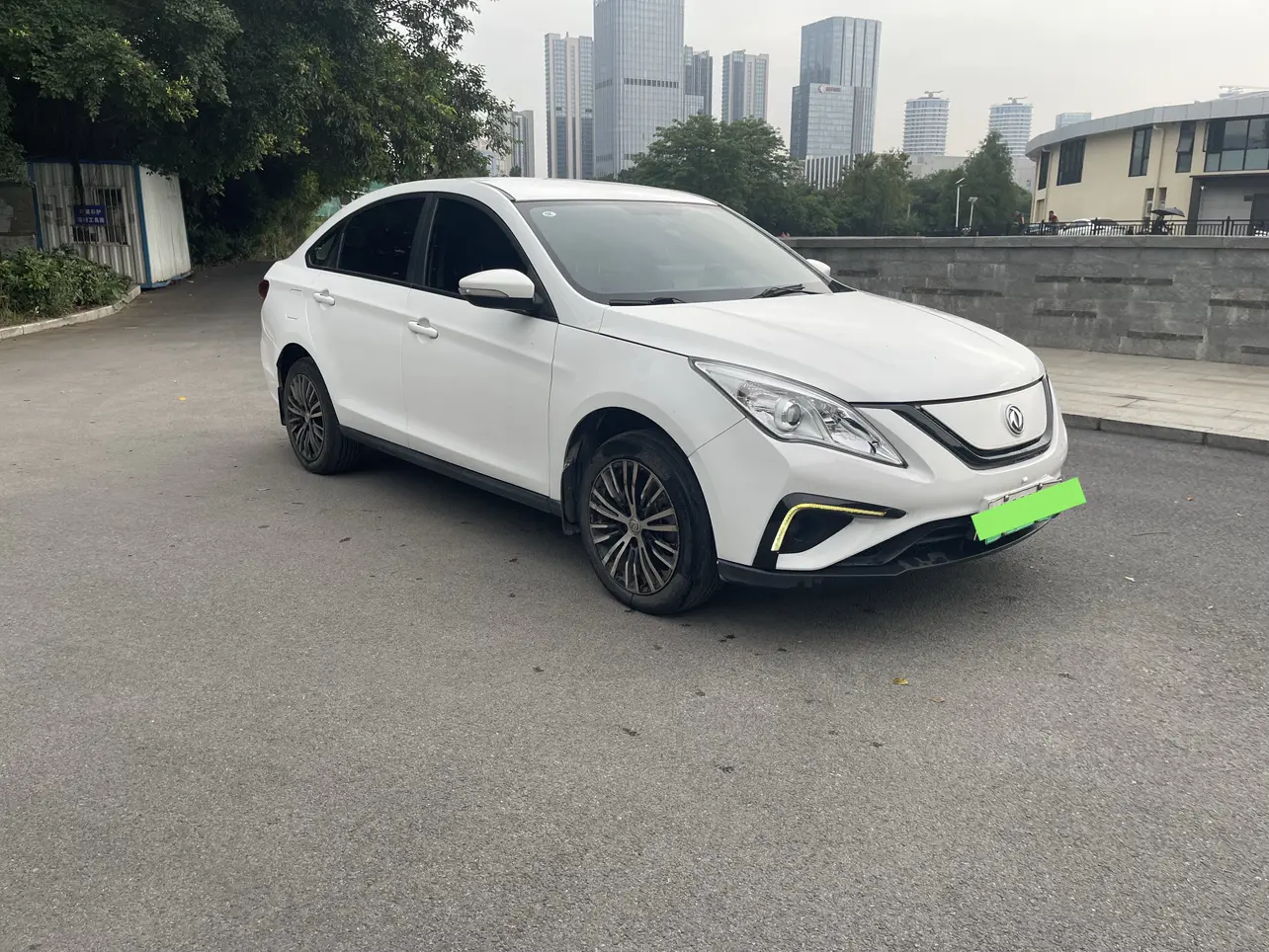 Forthing Fengxing S50 EV  из Китая