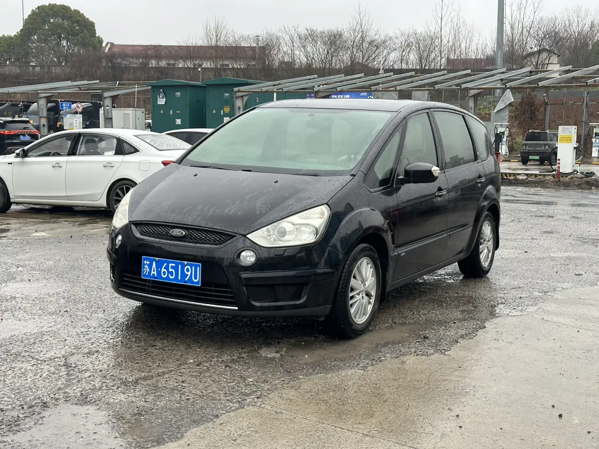 Ford Max