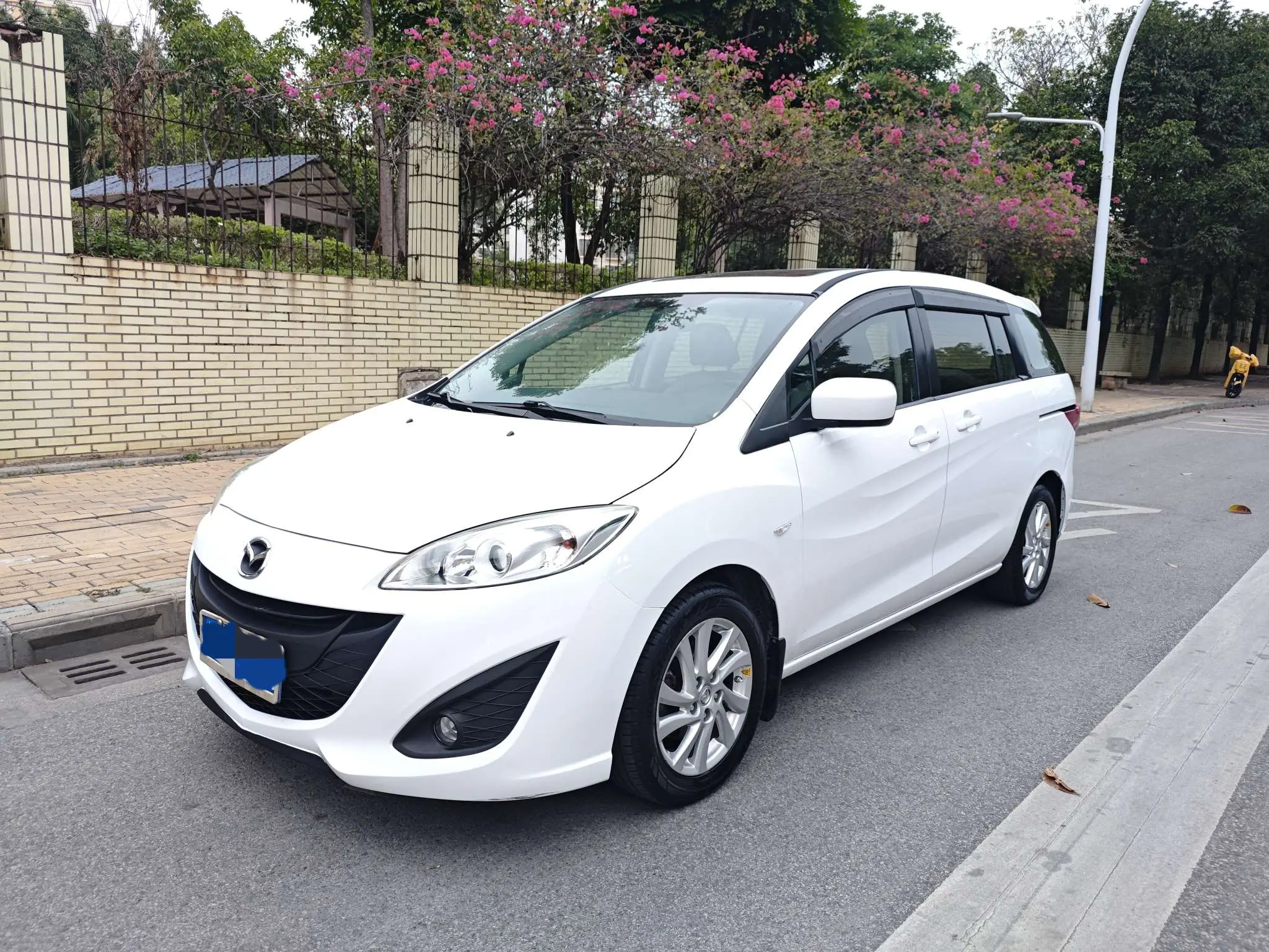 Mazda 5  из Китая