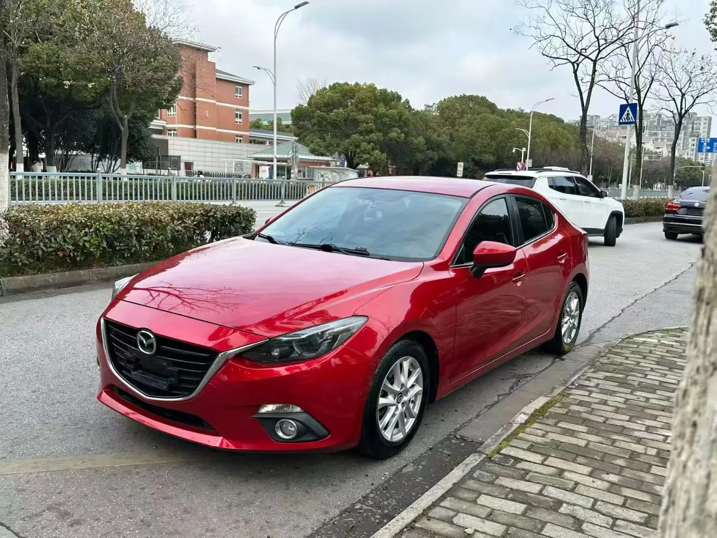 Mazda Axela (Mazda3)  из Китая