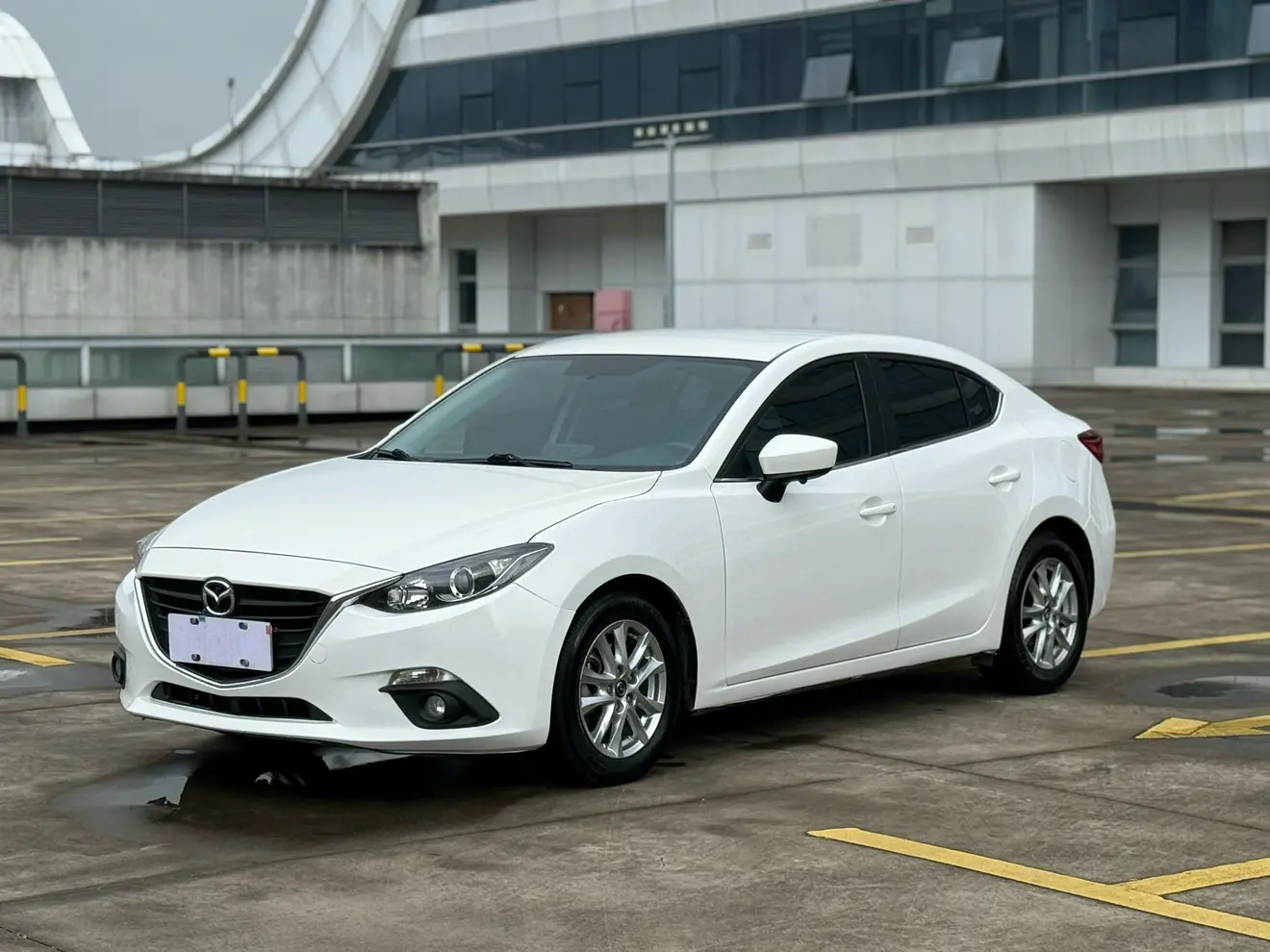 Mazda Axela (Mazda3)  из Китая