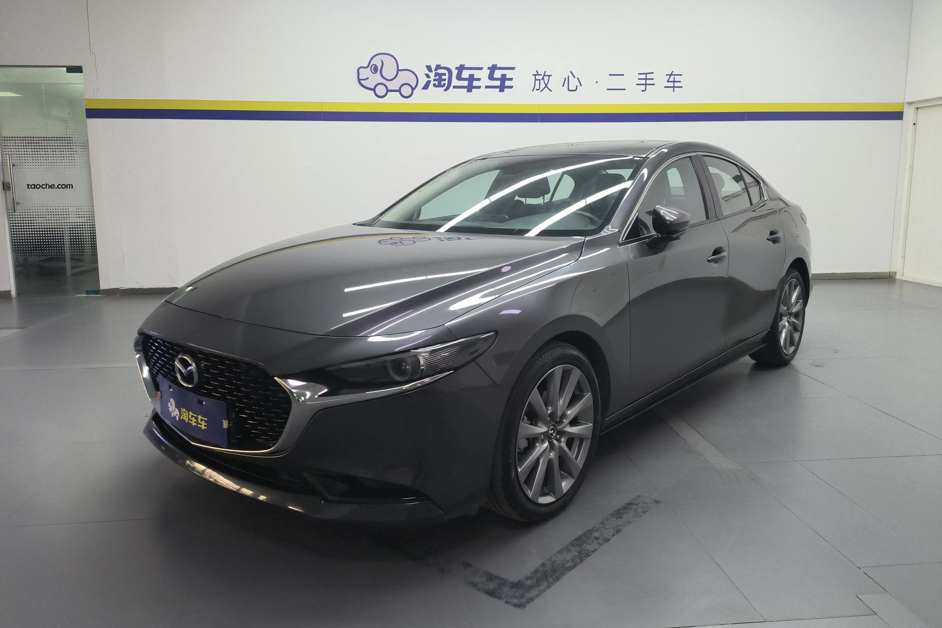 Mazda Axela (Mazda3)  из Китая