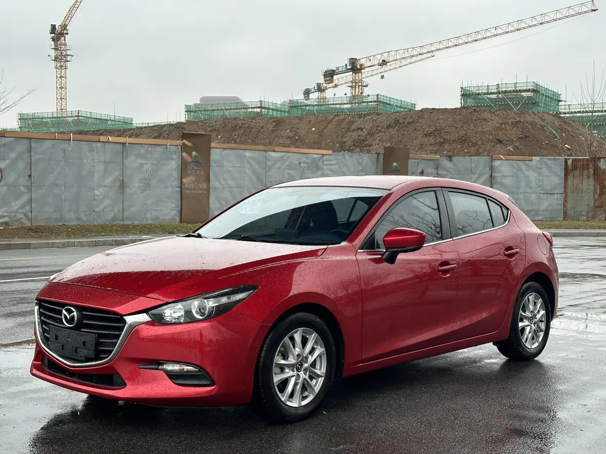 Mazda Axela (Mazda3)  из Китая