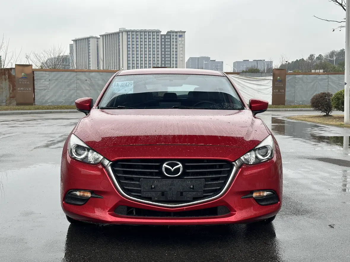 Mazda Axela (Mazda3)  из Китая
