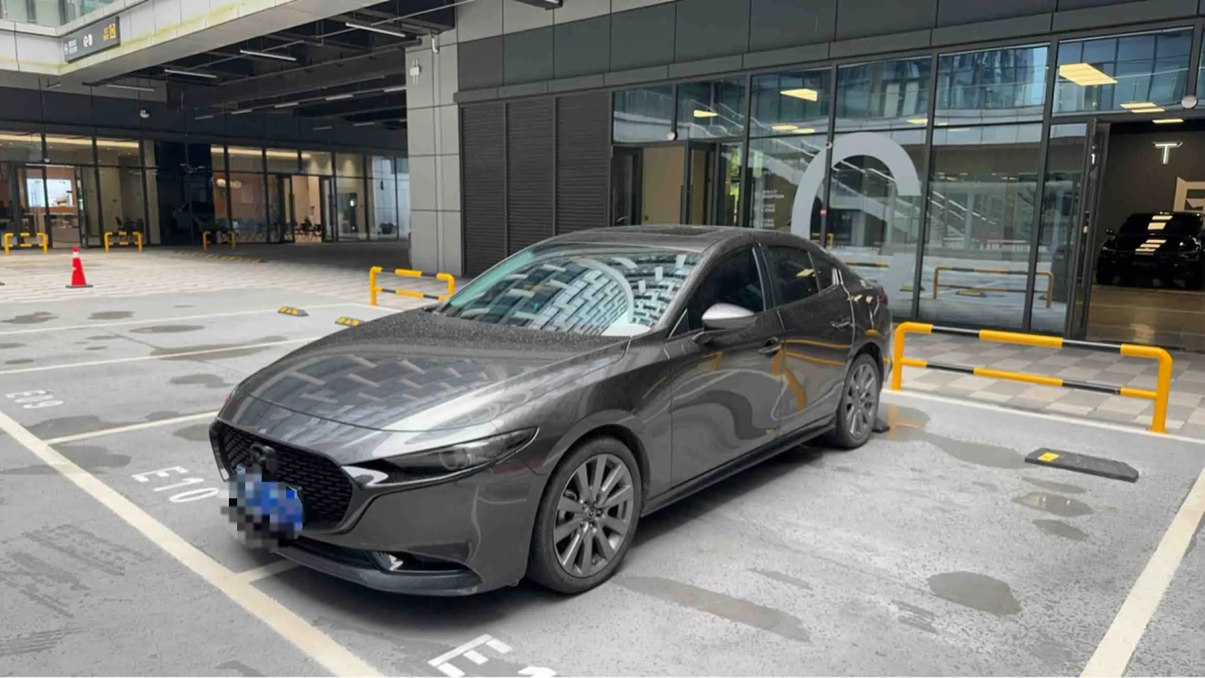 Mazda Axela (Mazda3)  из Китая