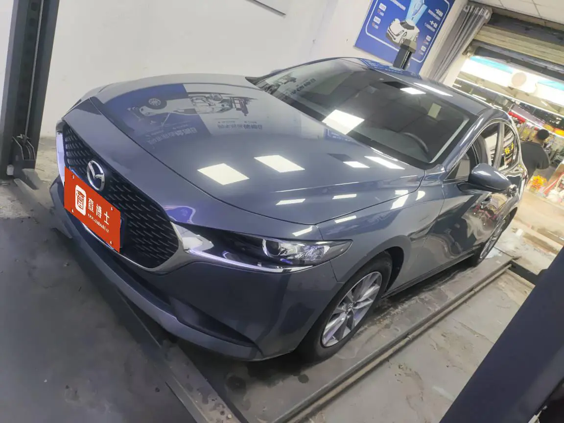 Mazda Axela (Mazda3)  из Китая