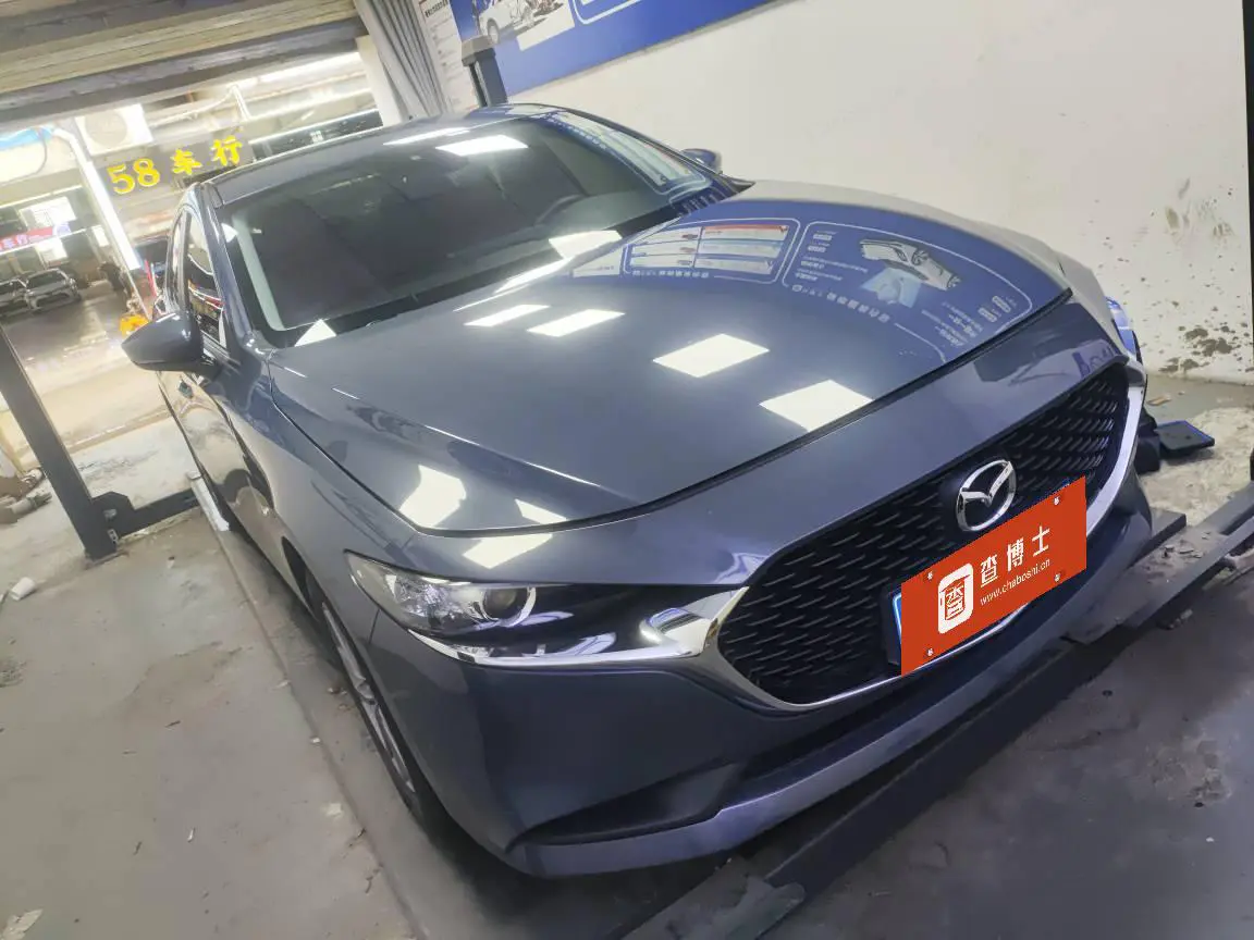 Mazda Axela (Mazda3)  из Китая