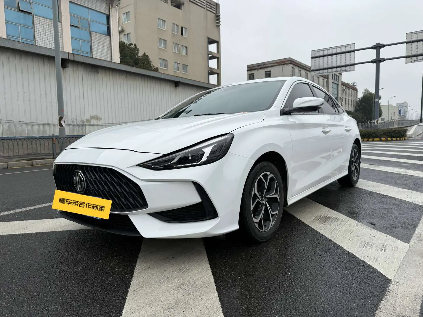 MG 5  из Китая