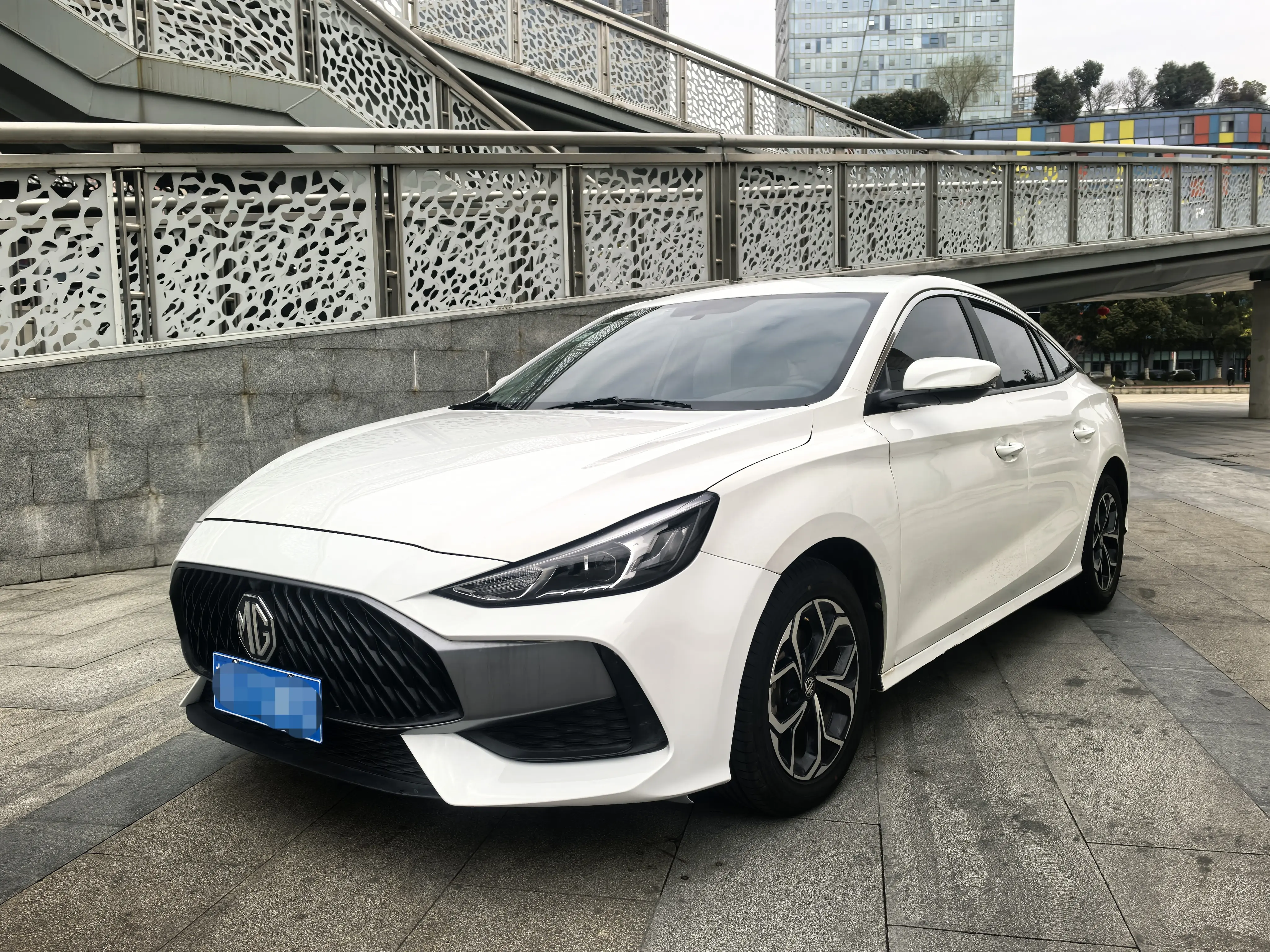 MG 5  из Китая