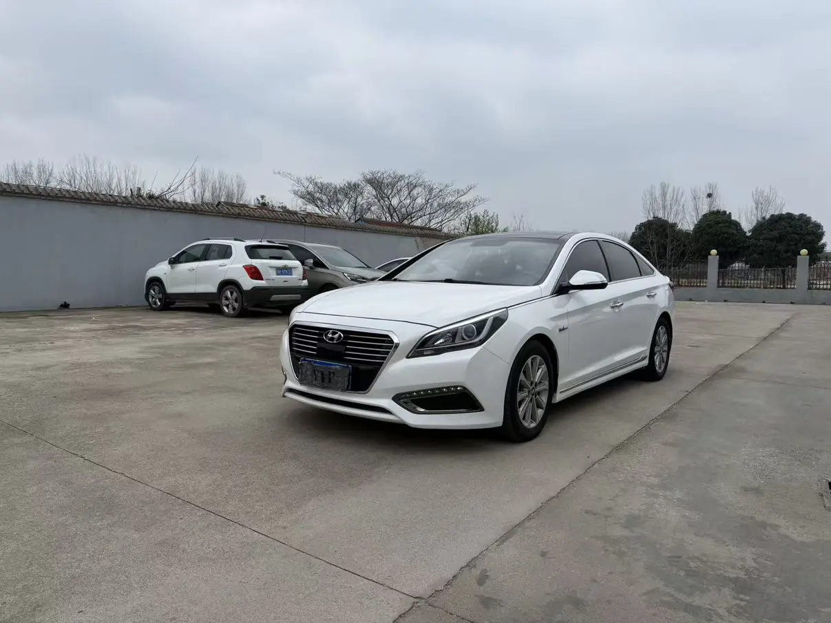 Hyundai Sonata nine