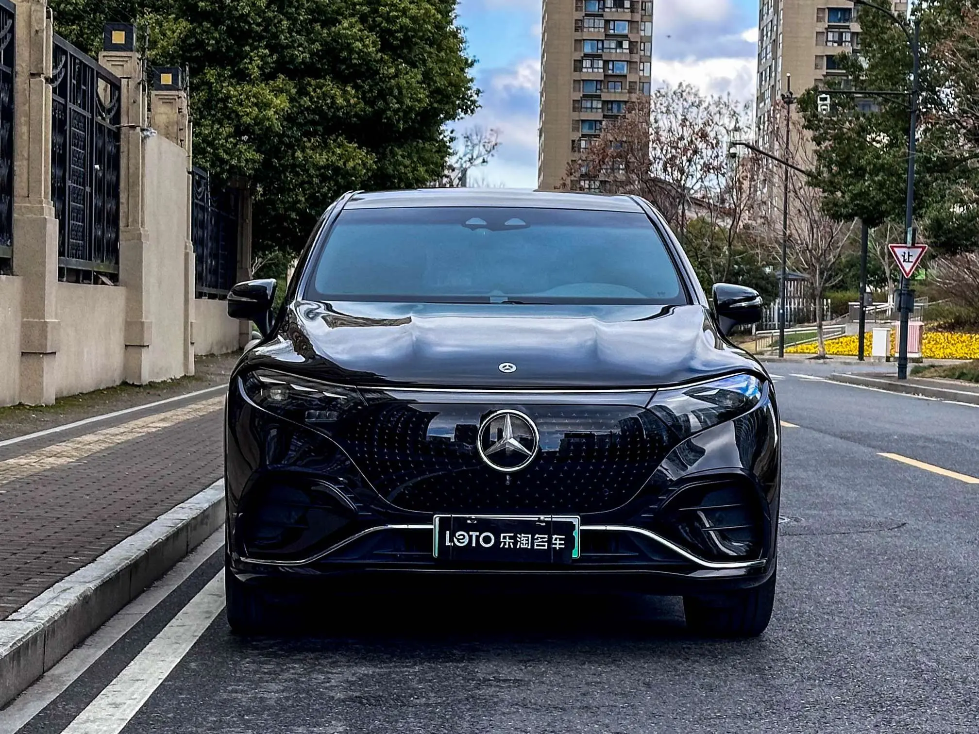 Mercedes-Benz EQS SUV  из Китая