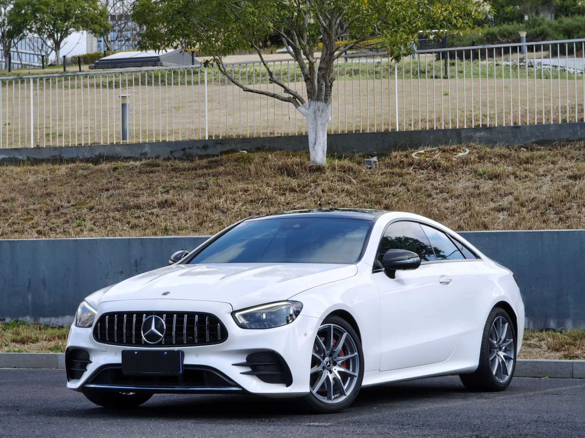 Mercedes-Benz E-Class  из Китая