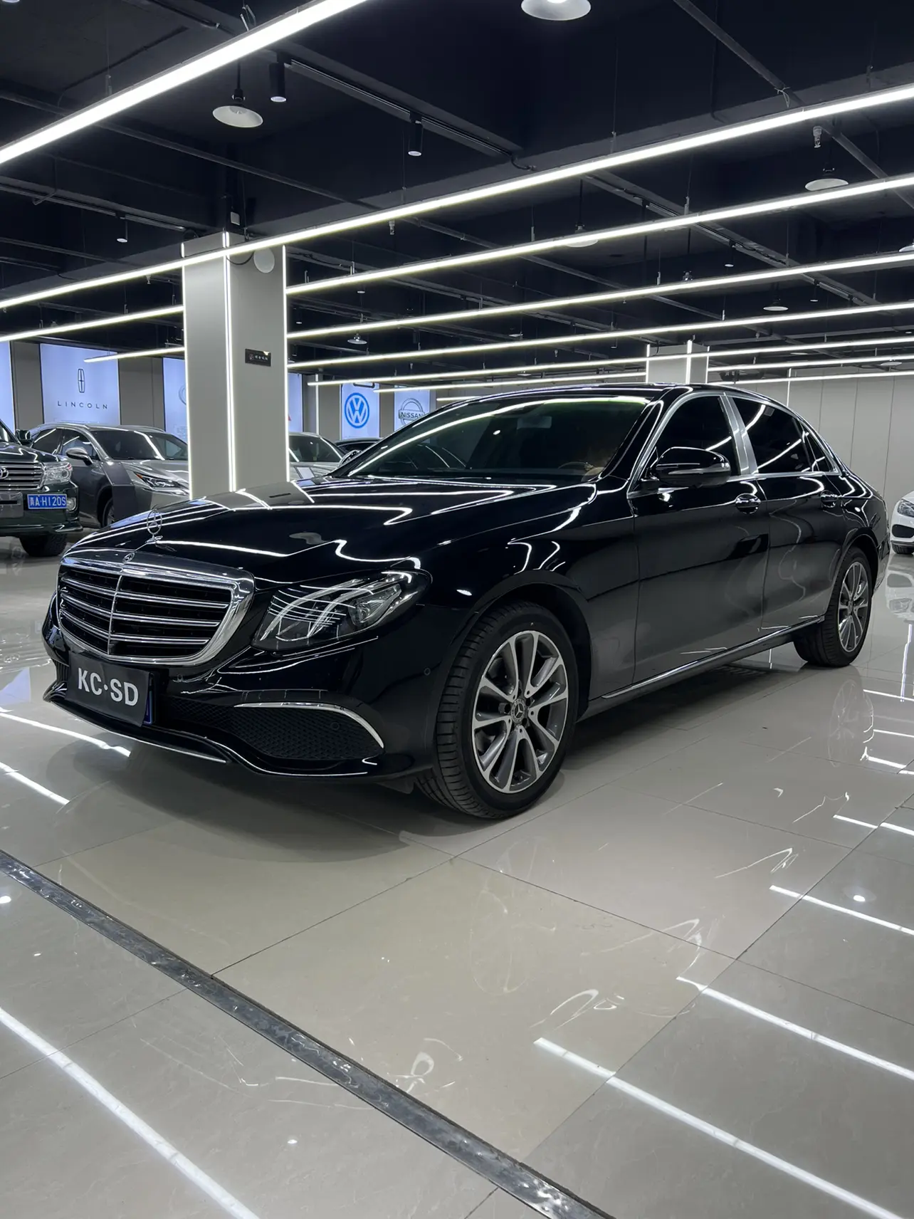 Mercedes-Benz E-Class  из Китая