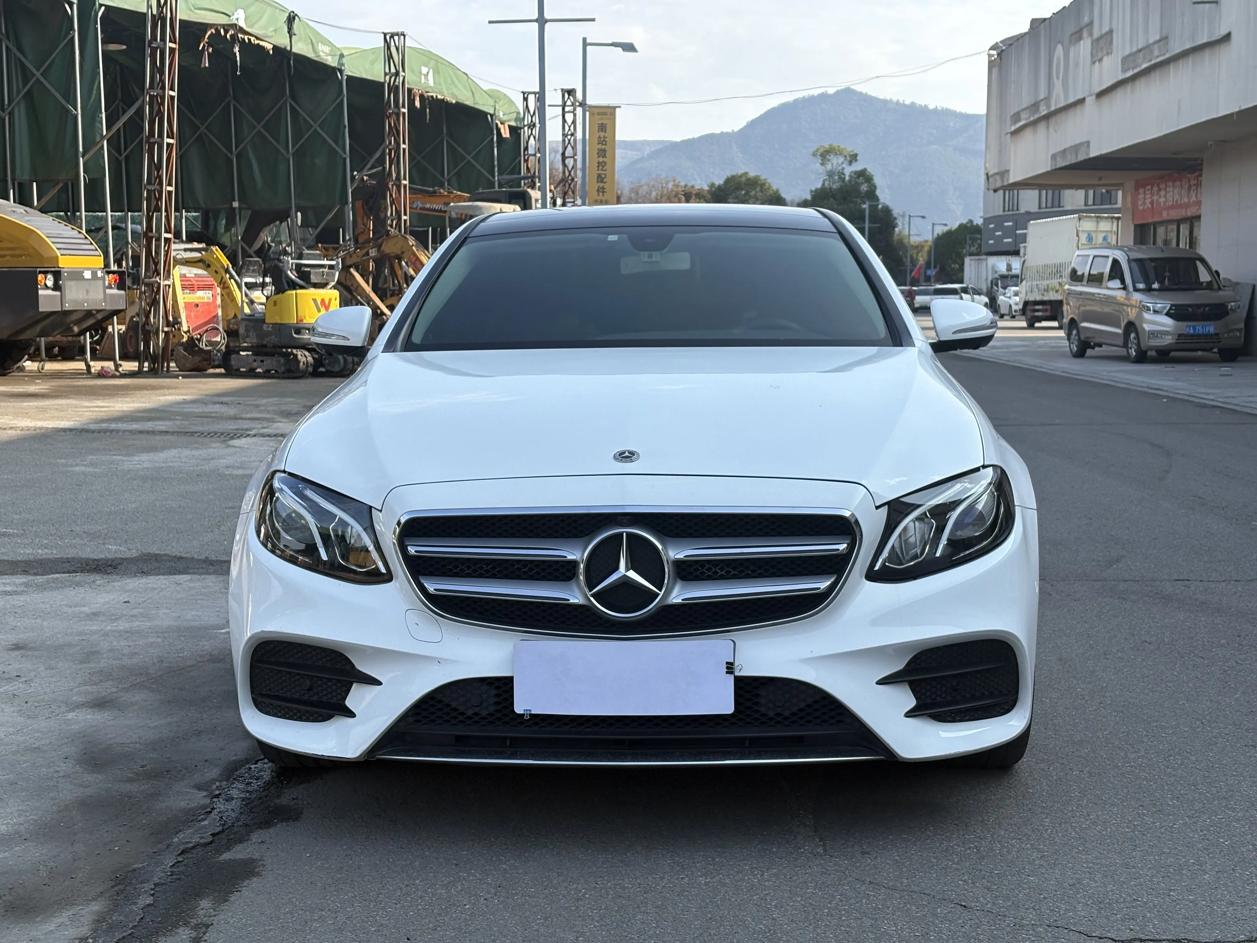 Mercedes-Benz E-Class  из Китая