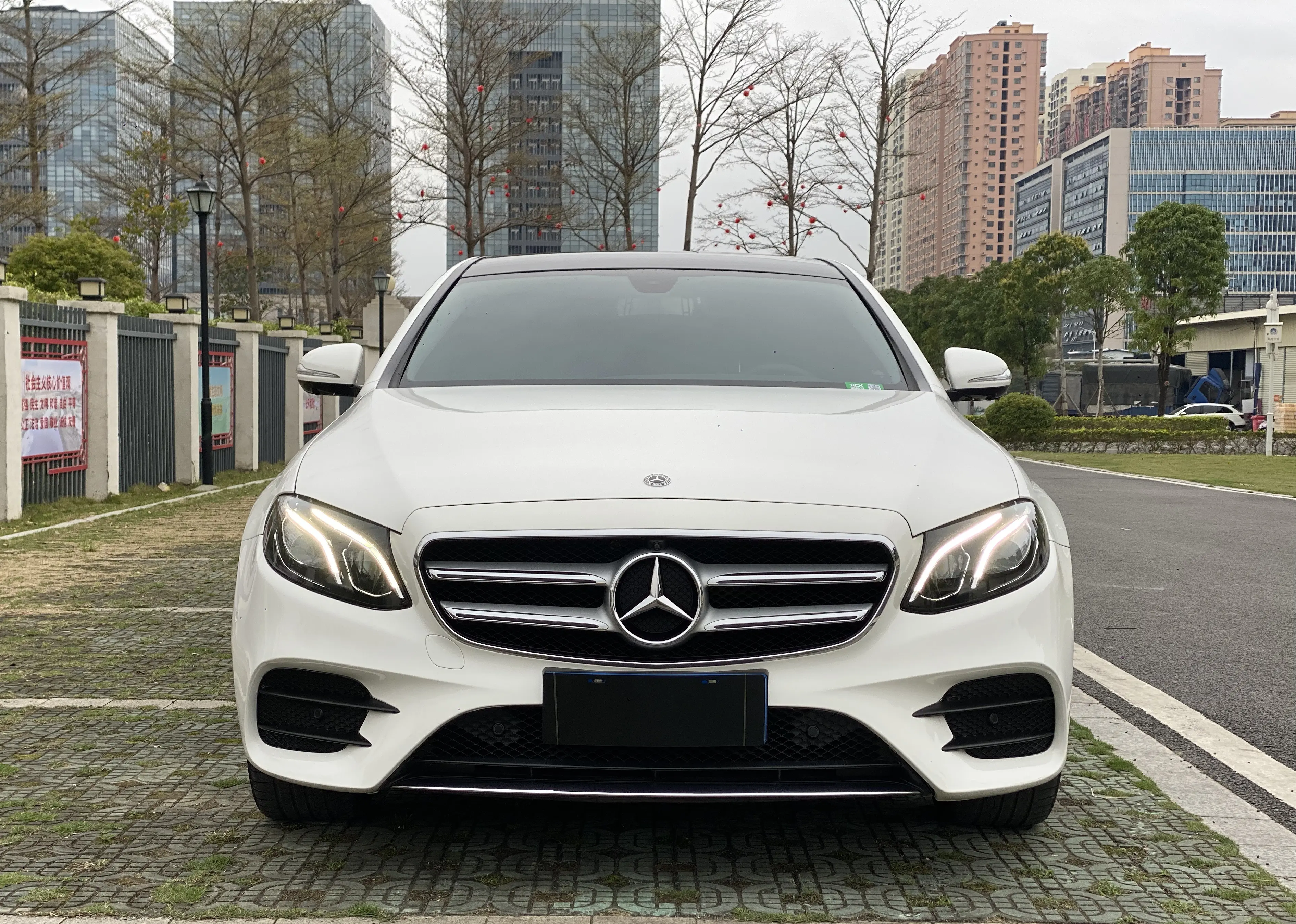 Mercedes-Benz E-Class  из Китая