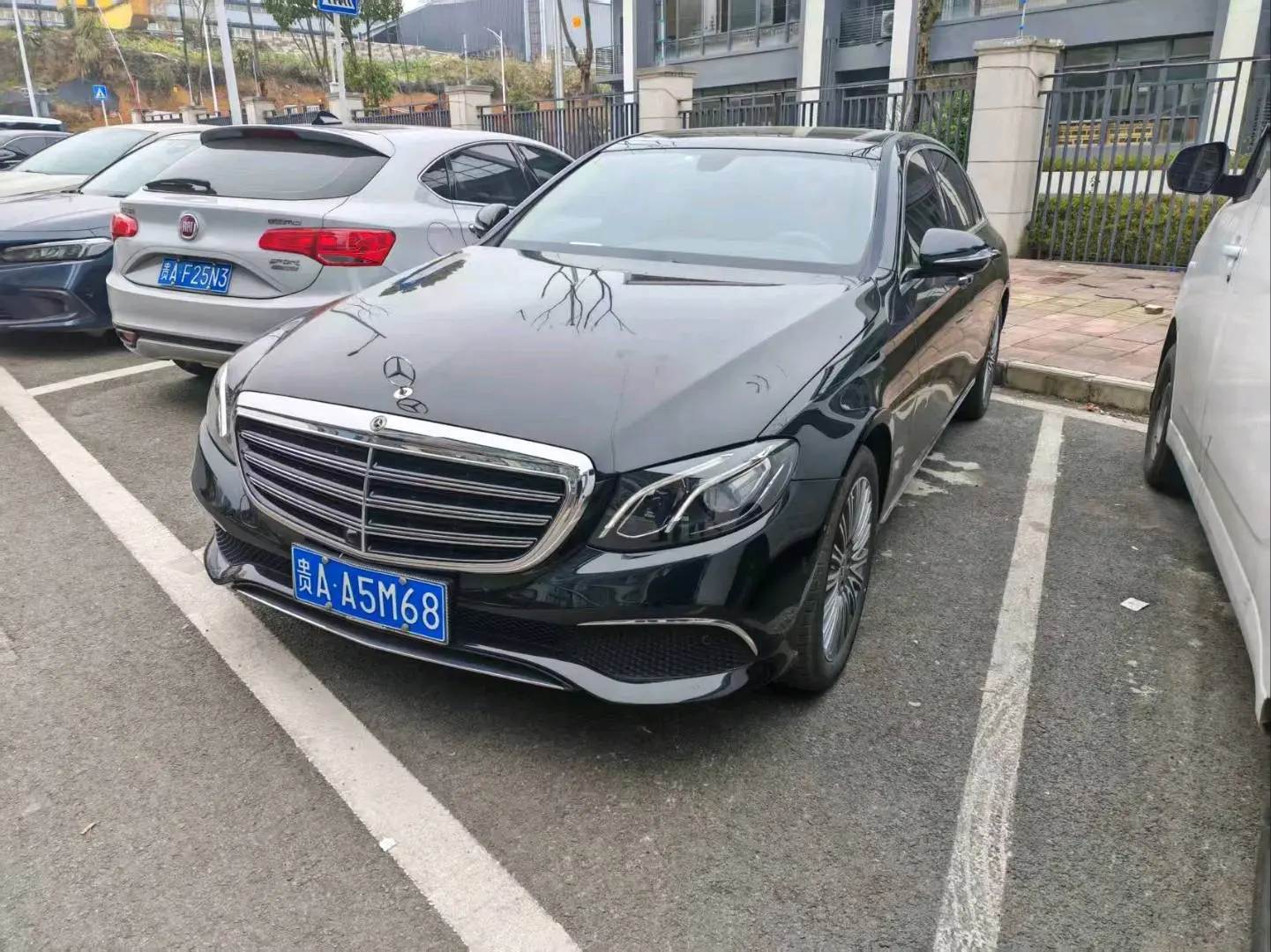 Mercedes-Benz E-Class  из Китая