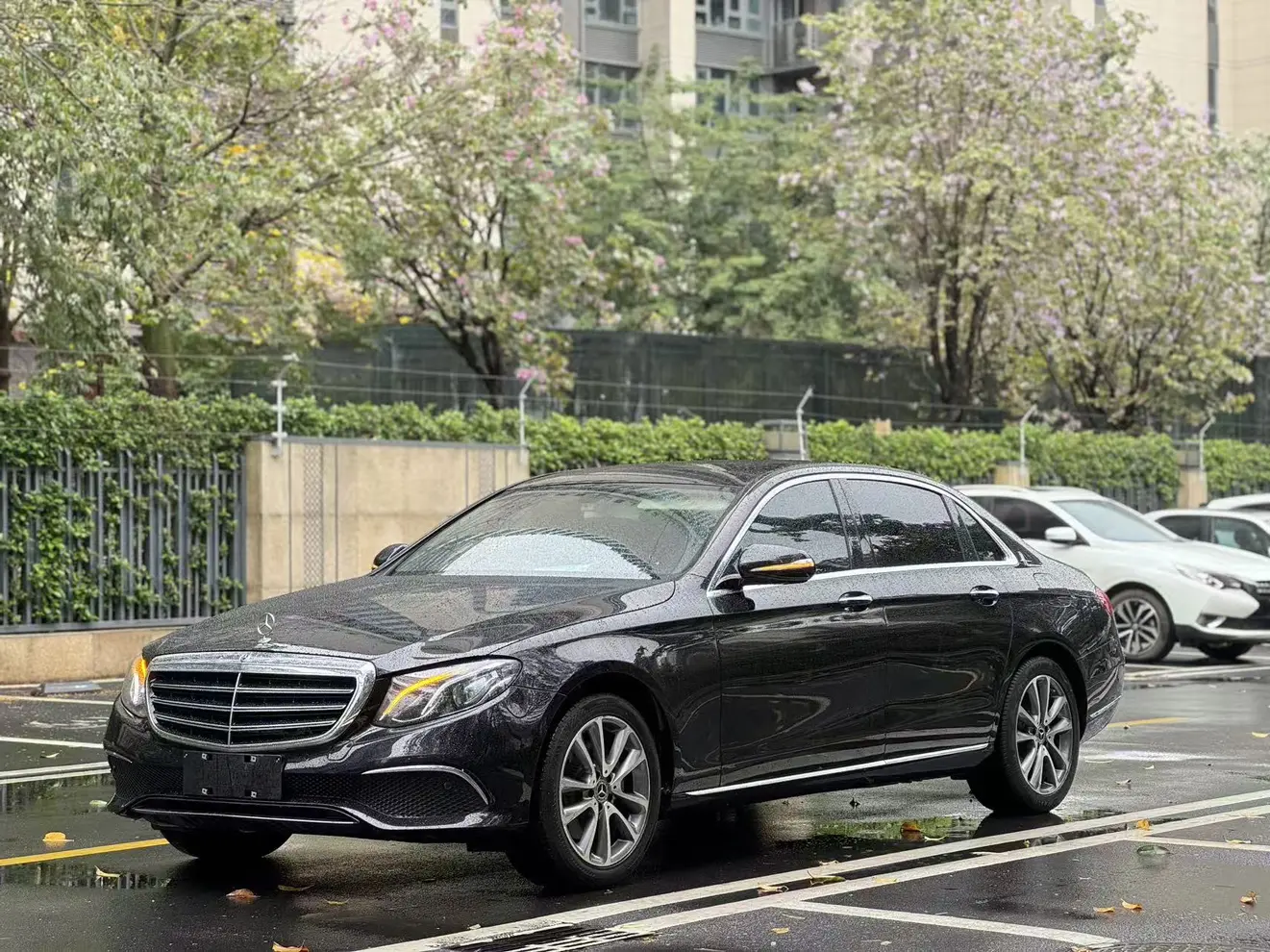 Mercedes-Benz E-Class  из Китая