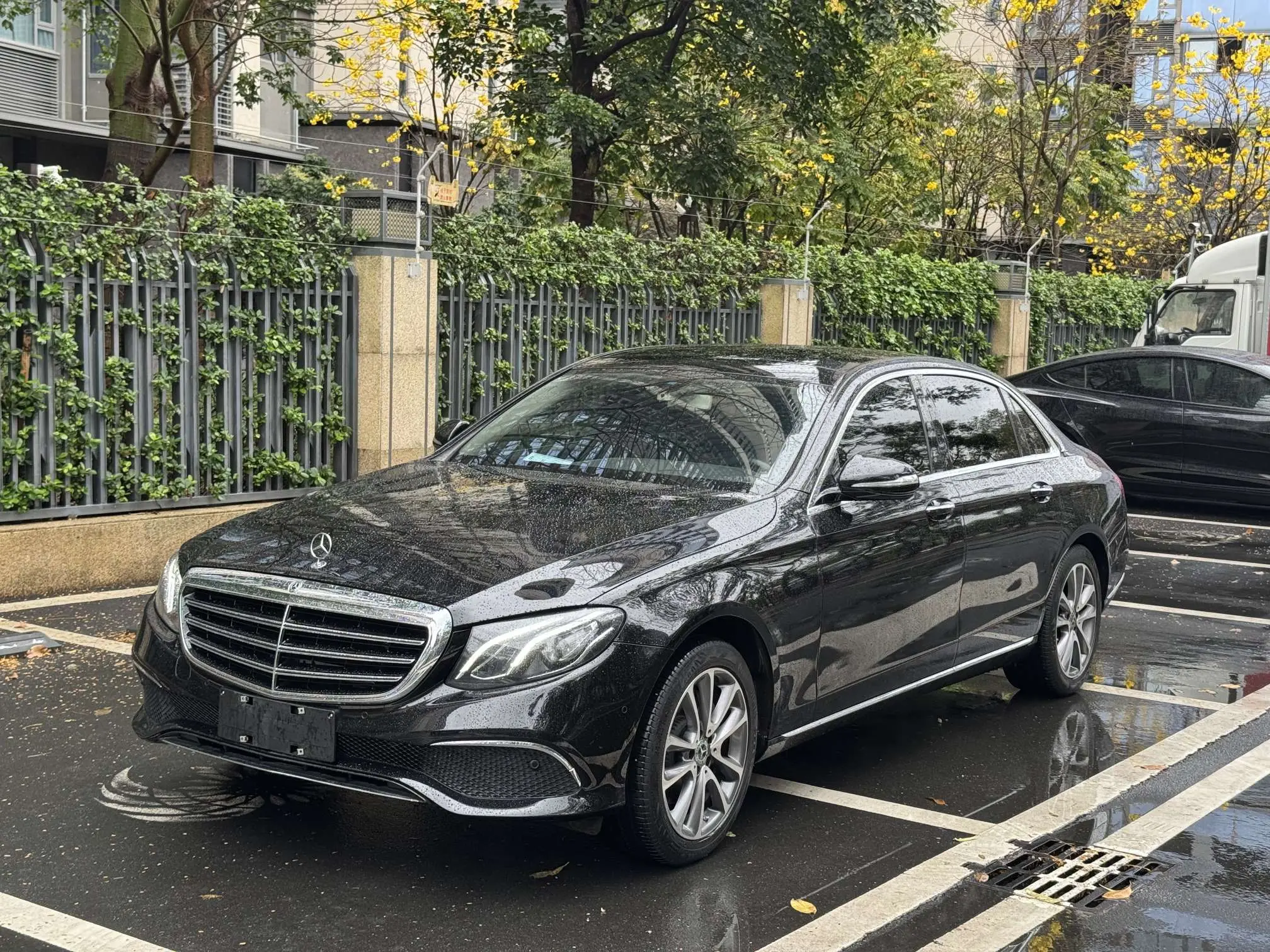 Mercedes-Benz E-Class  из Китая