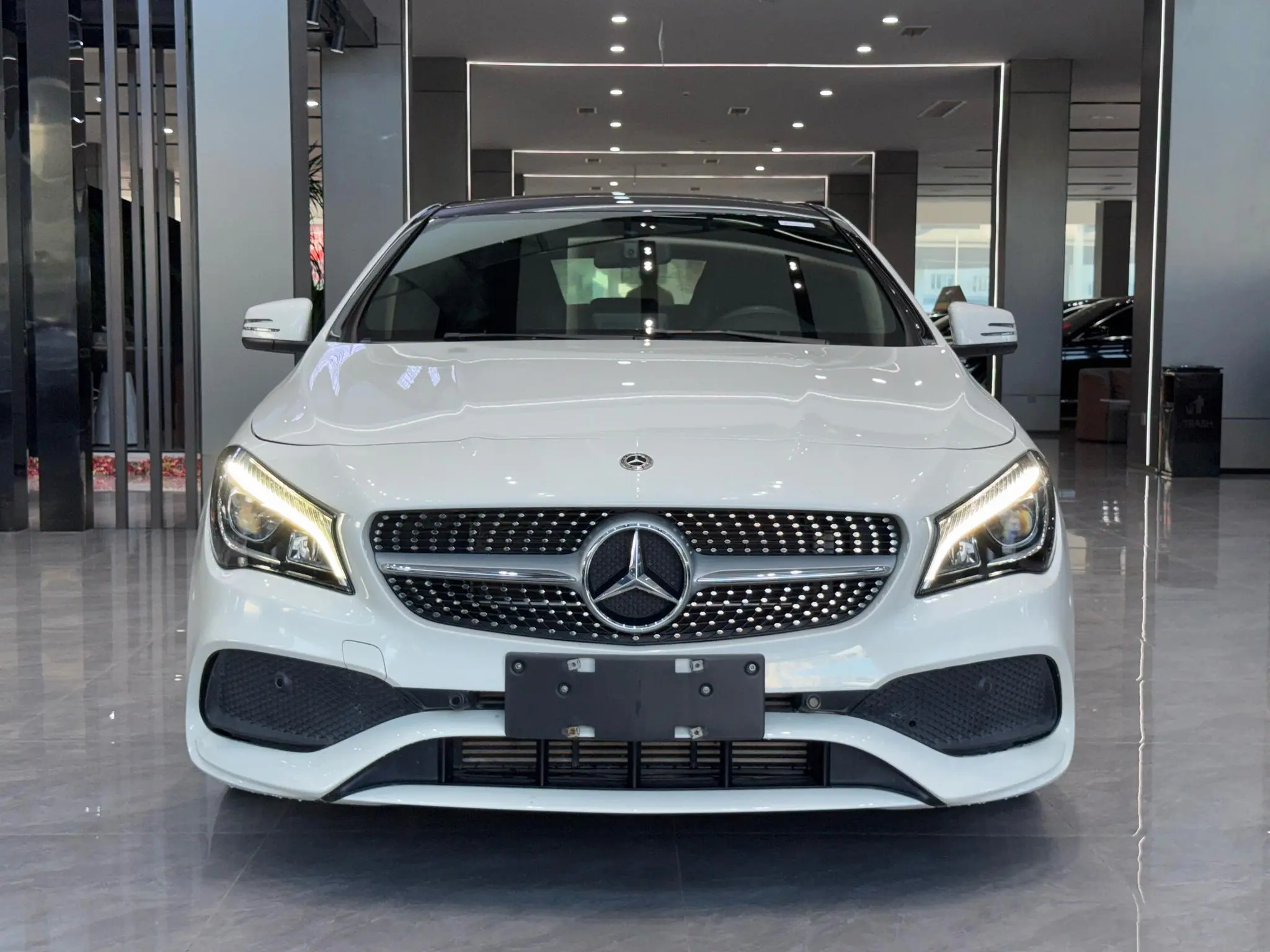 Mercedes-Benz CLA (Imported)  из Китая