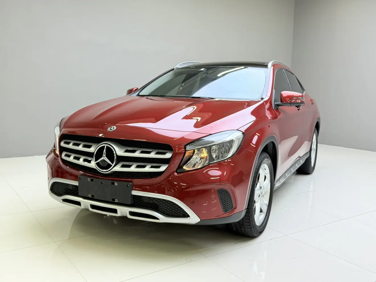 Mercedes-Benz GLA  из Китая