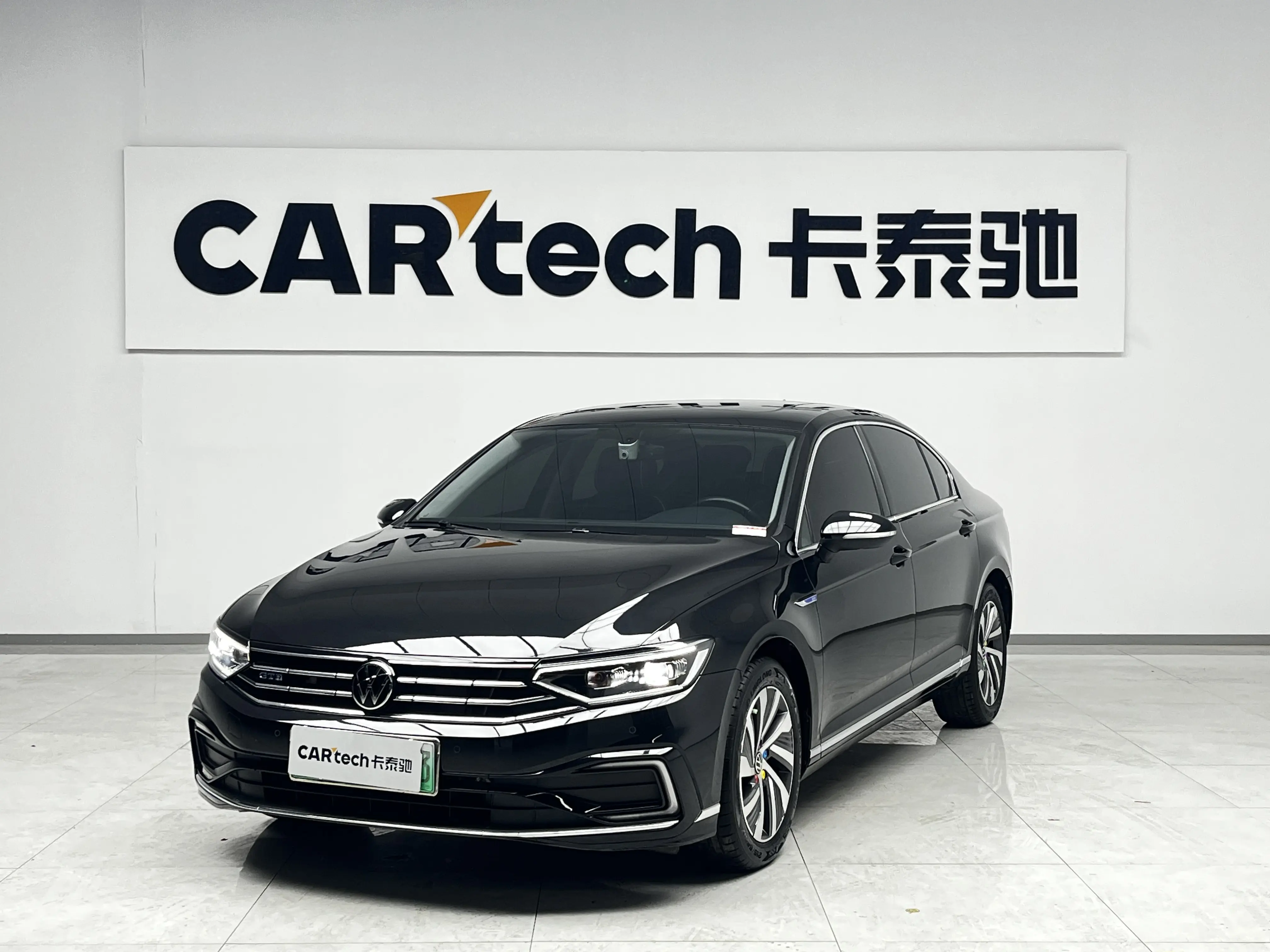 Volkswagen Magotan PHEV  из Китая