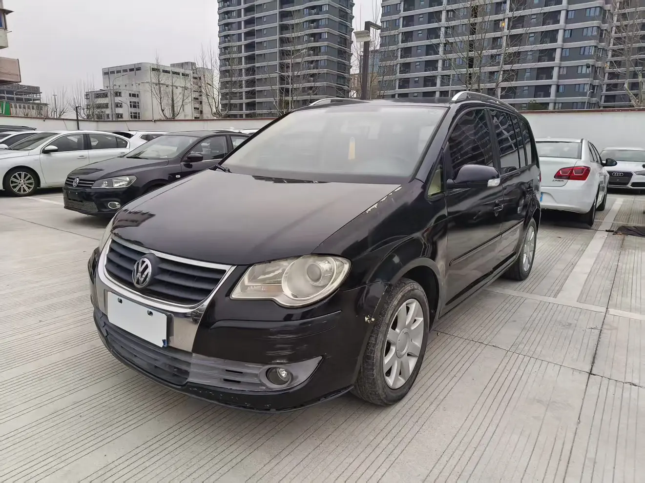 Volkswagen Touran  из Китая