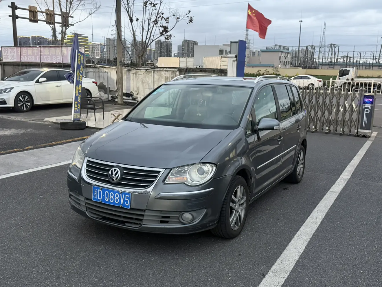 Volkswagen Touran  из Китая