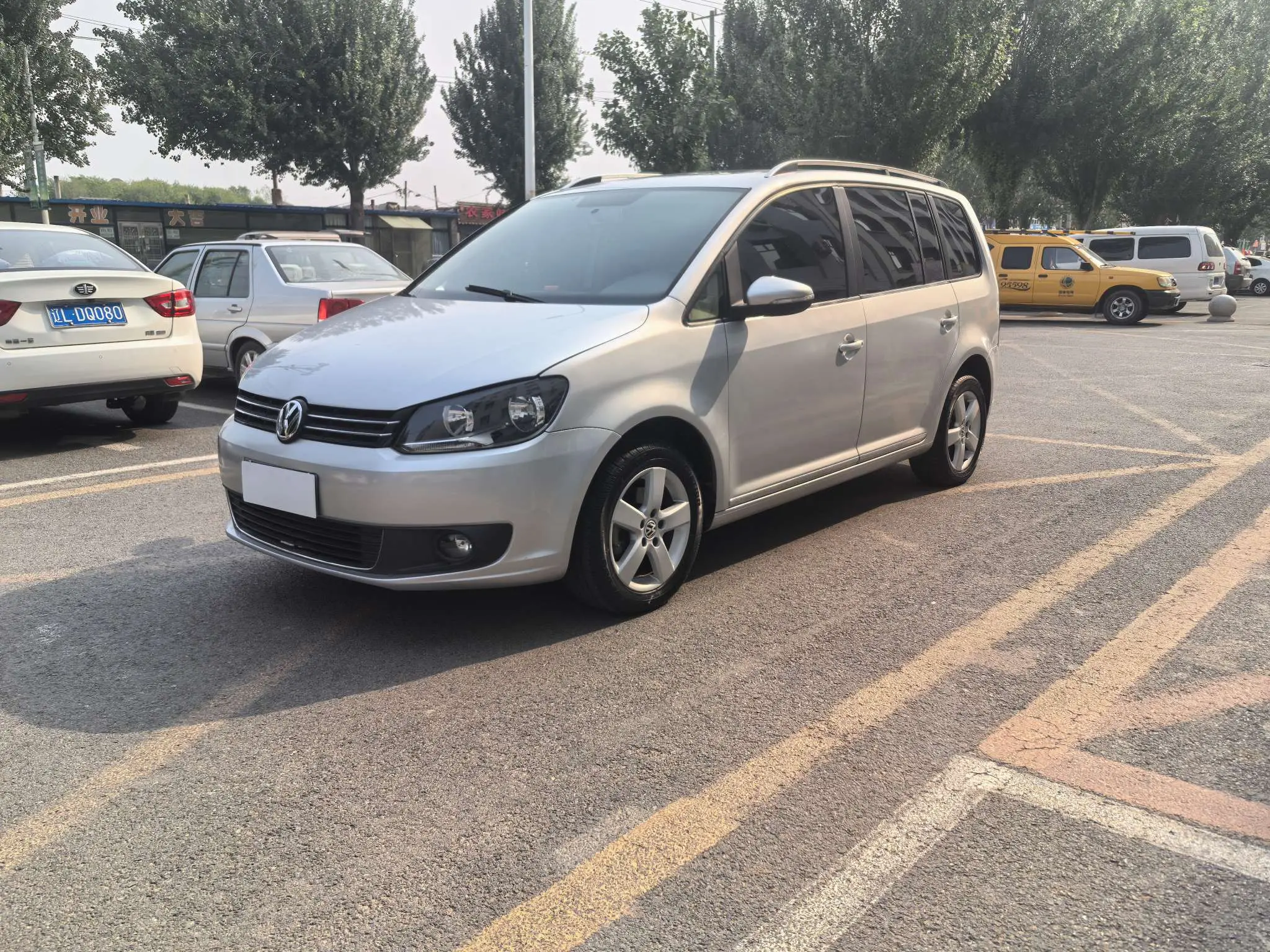Volkswagen Touran  из Китая