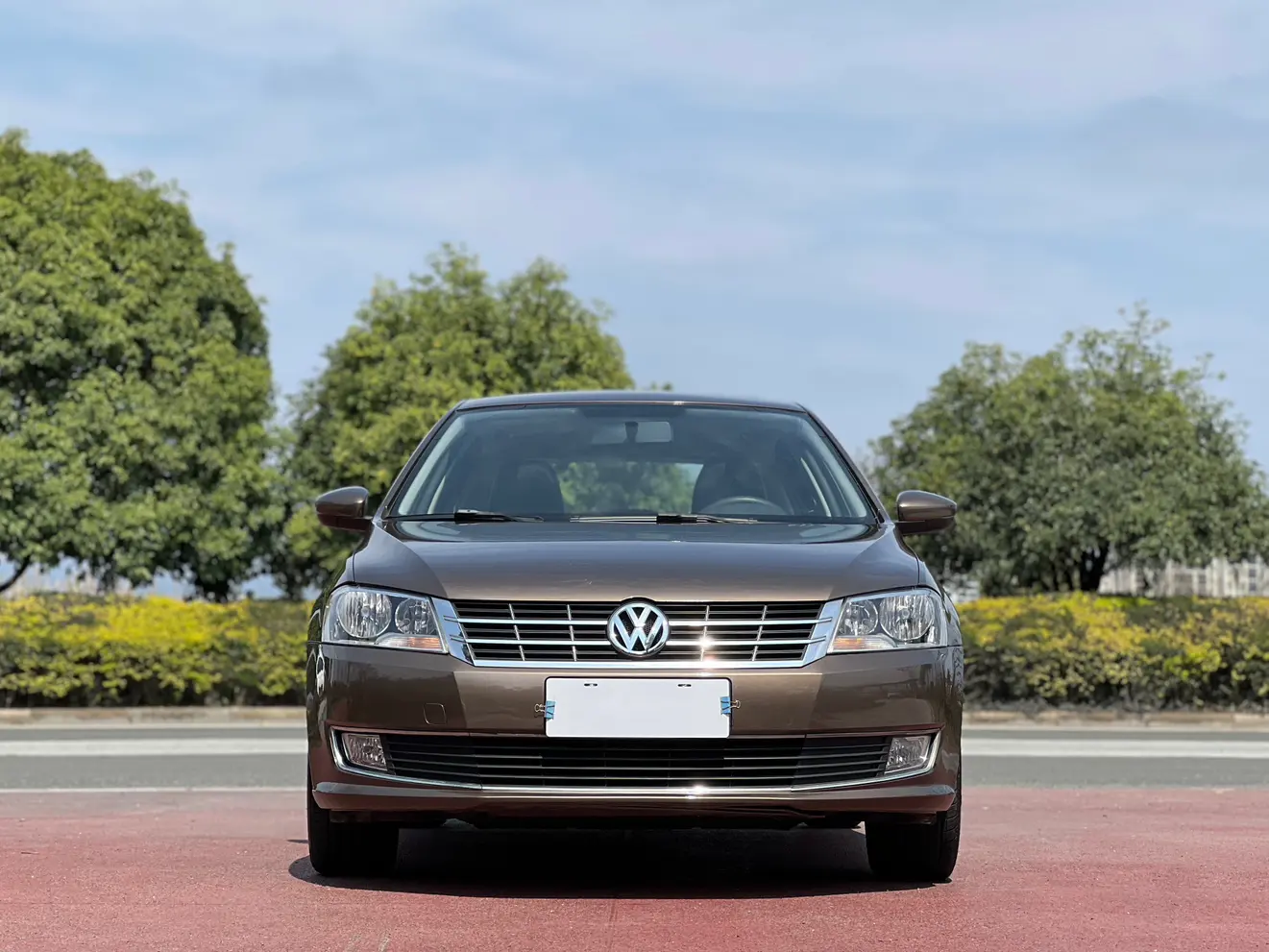 Volkswagen Langxing  из Китая