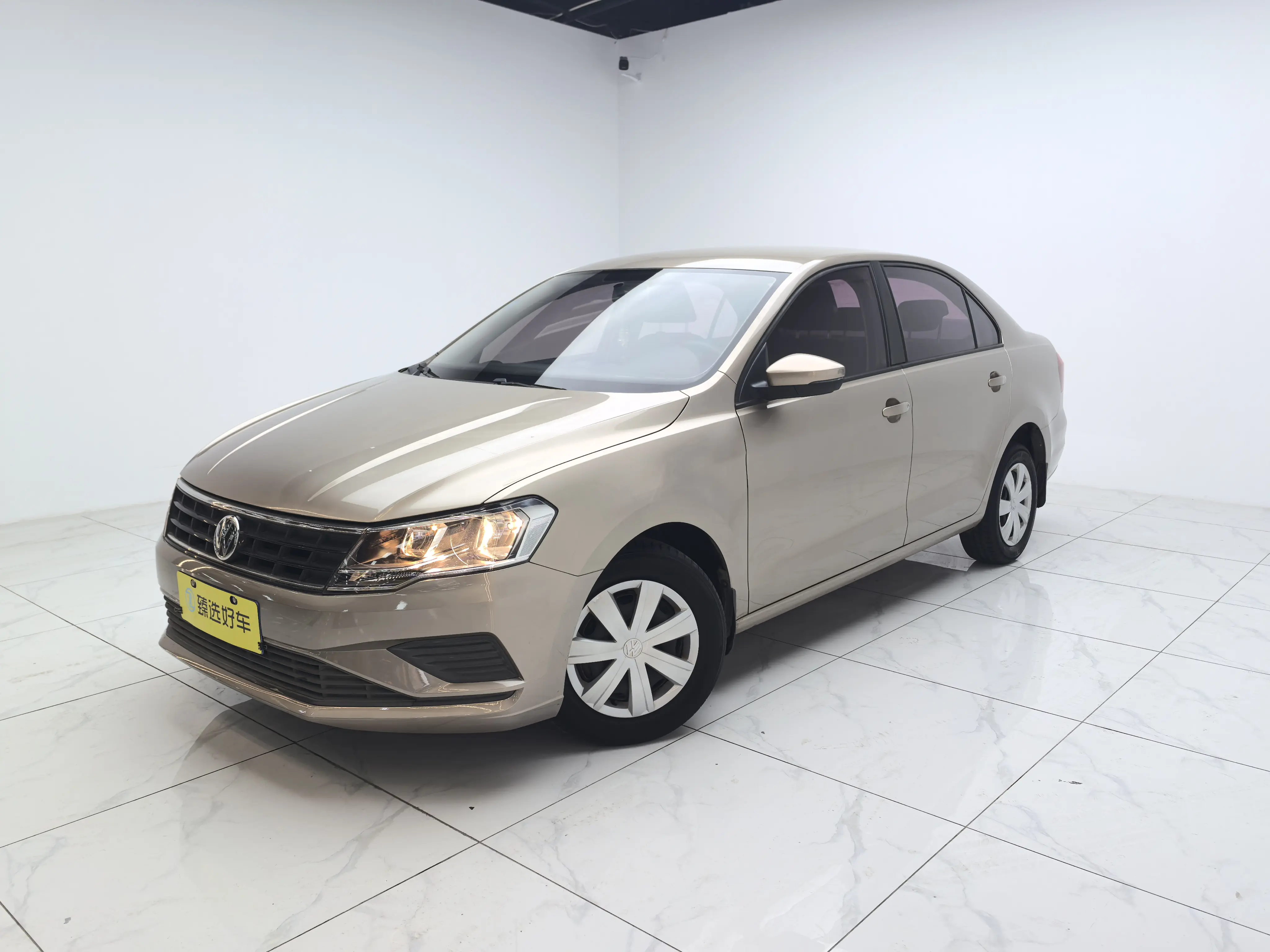 Volkswagen Jetta  из Китая