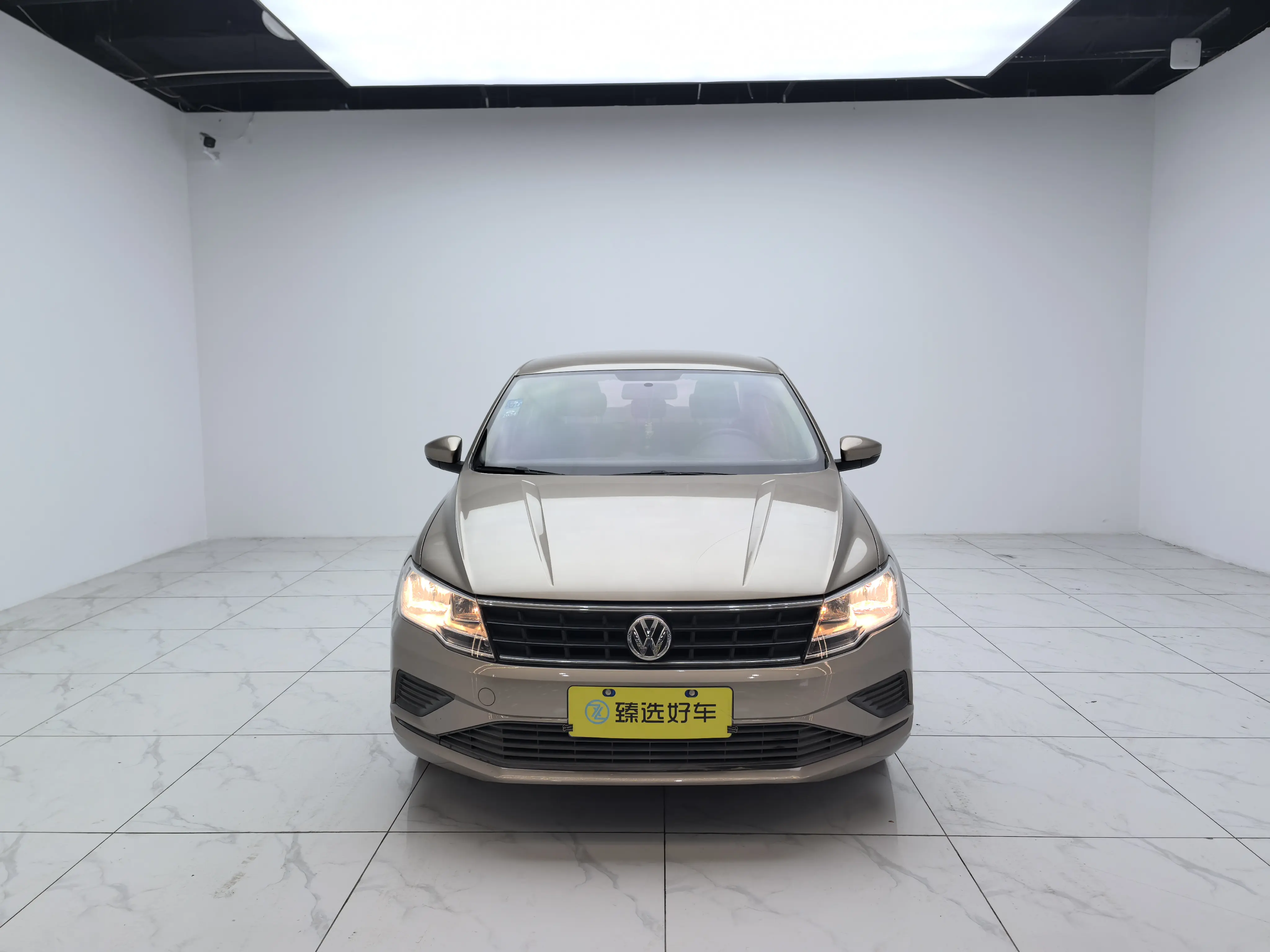 Volkswagen Jetta  из Китая