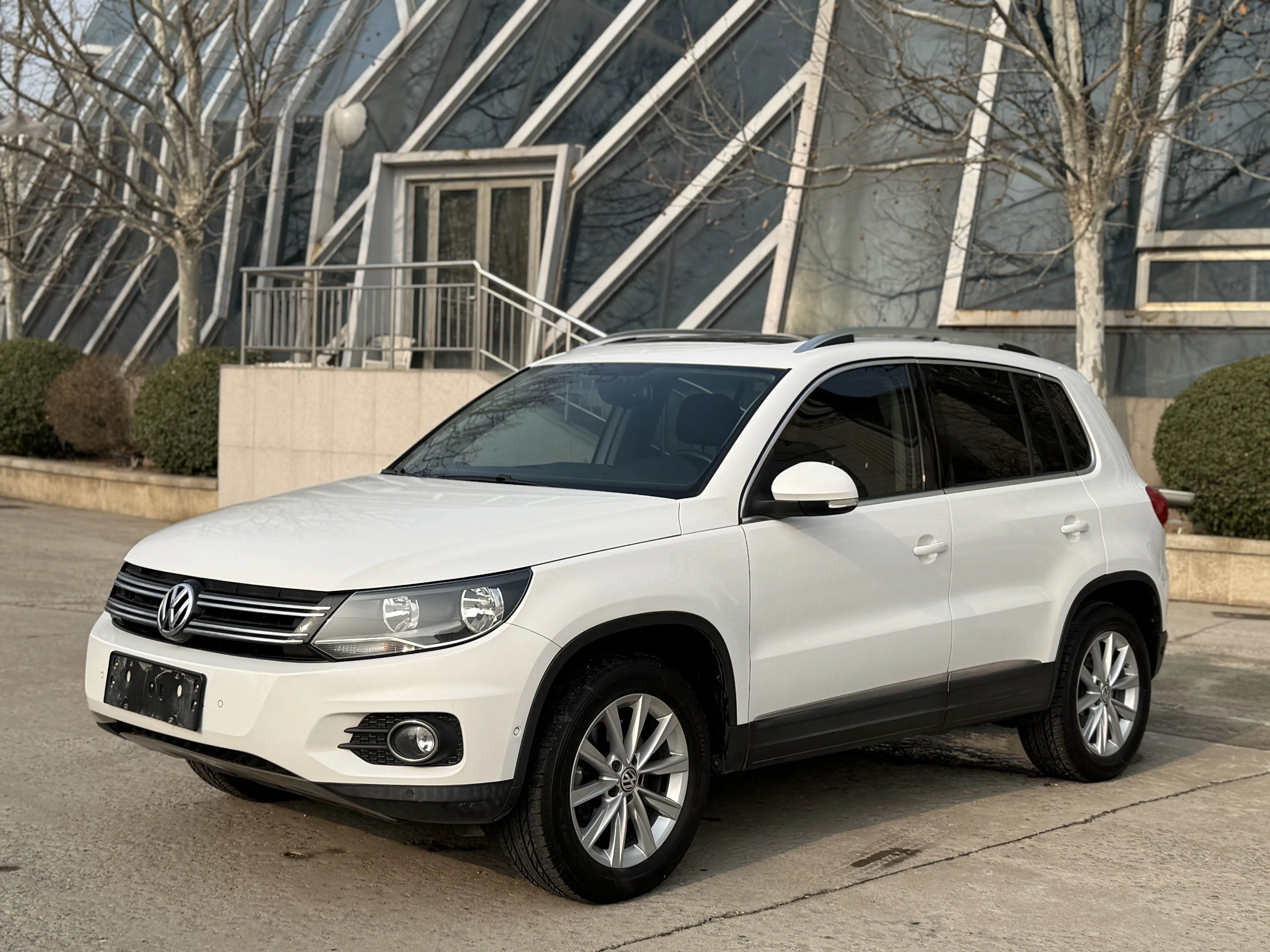 Volkswagen Tiguan (Tharu)  из Китая