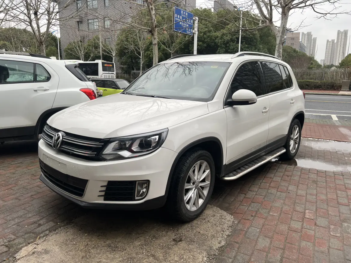 Volkswagen Tiguan (Tharu)