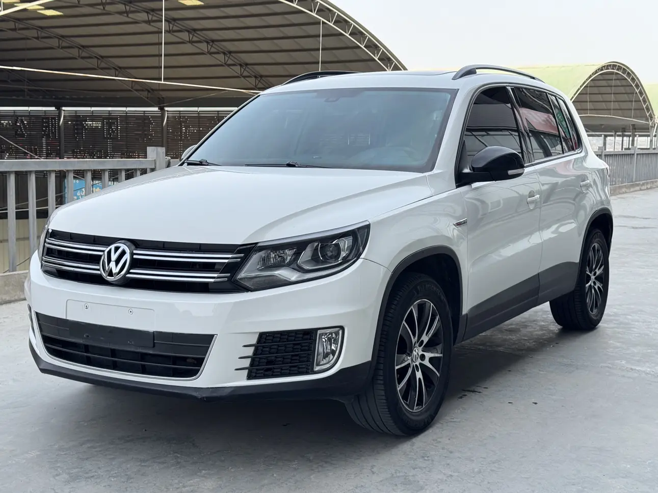 Volkswagen Tiguan (Tharu)  из Китая