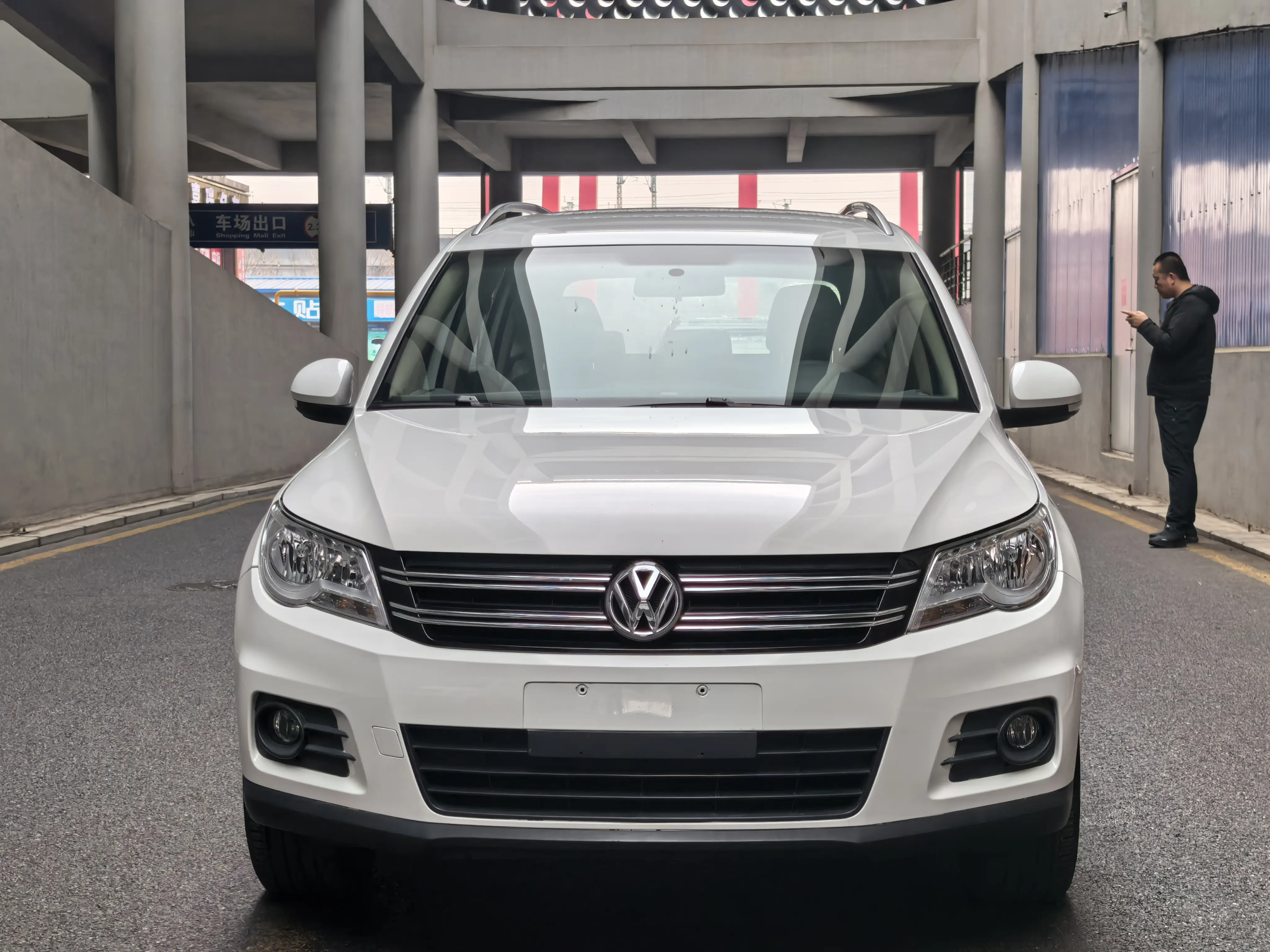 Volkswagen Tiguan (Tharu)  из Китая