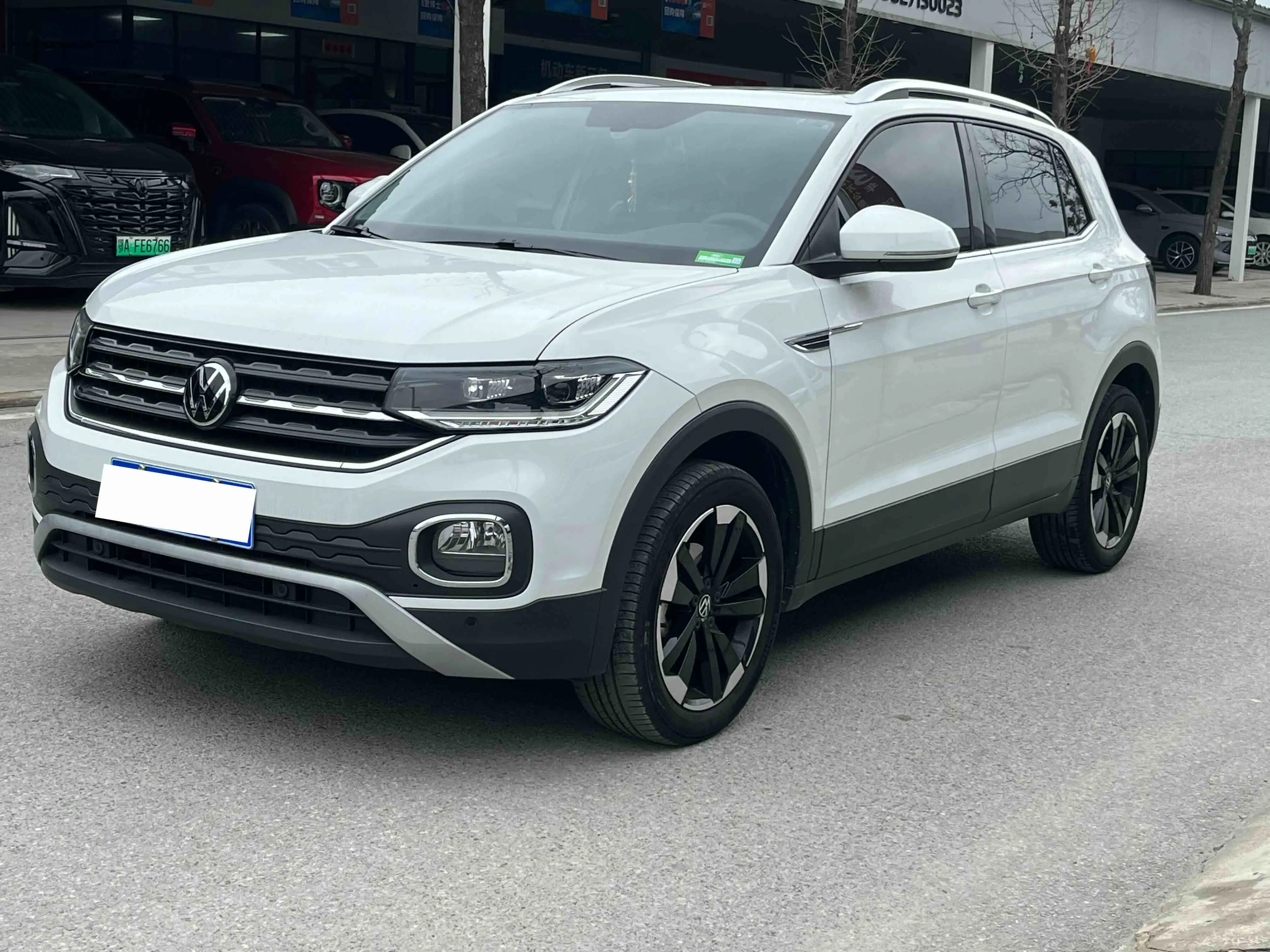 Volkswagen Explore the shadows  из Китая