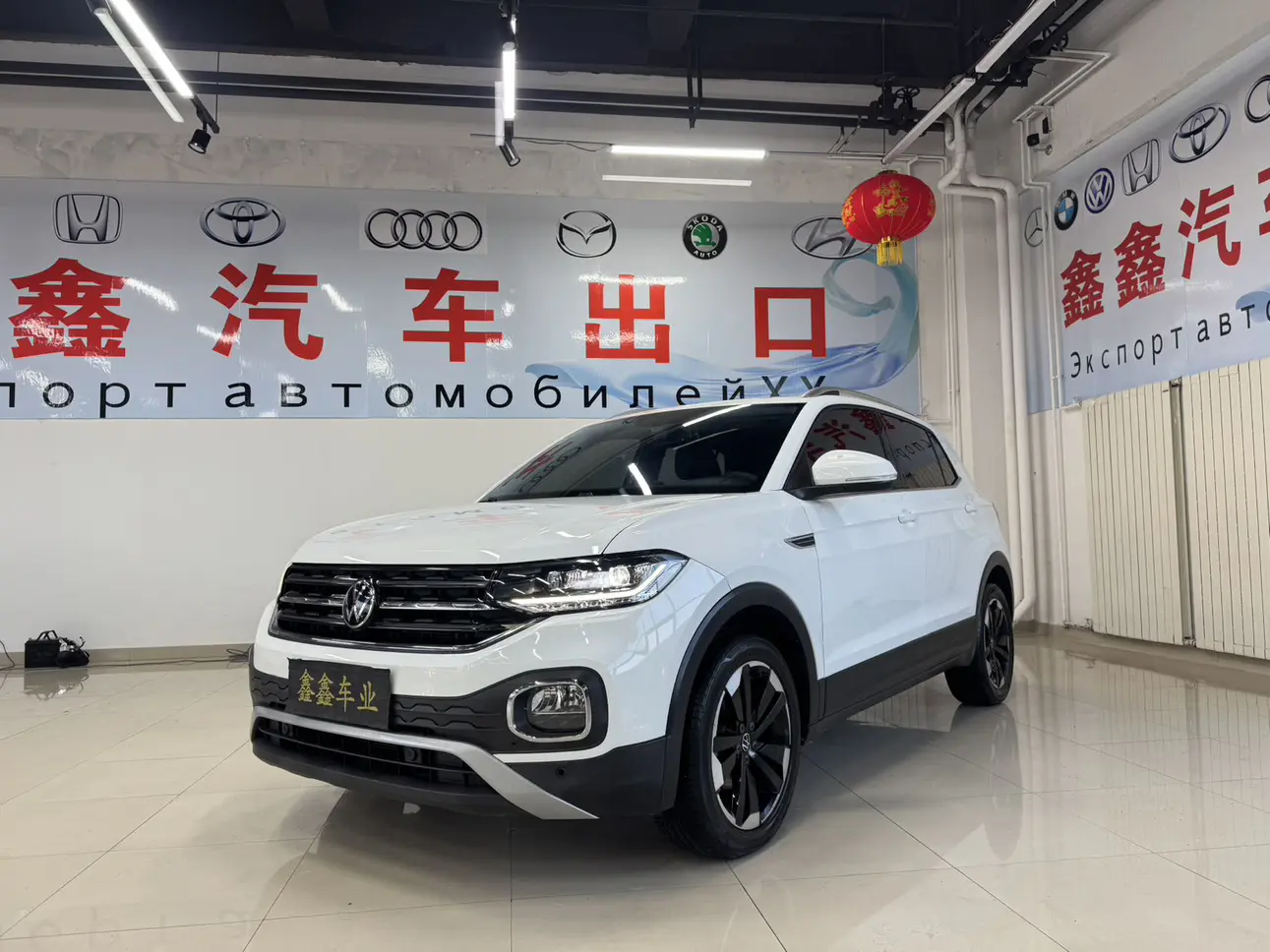 Volkswagen Explore the shadows  из Китая