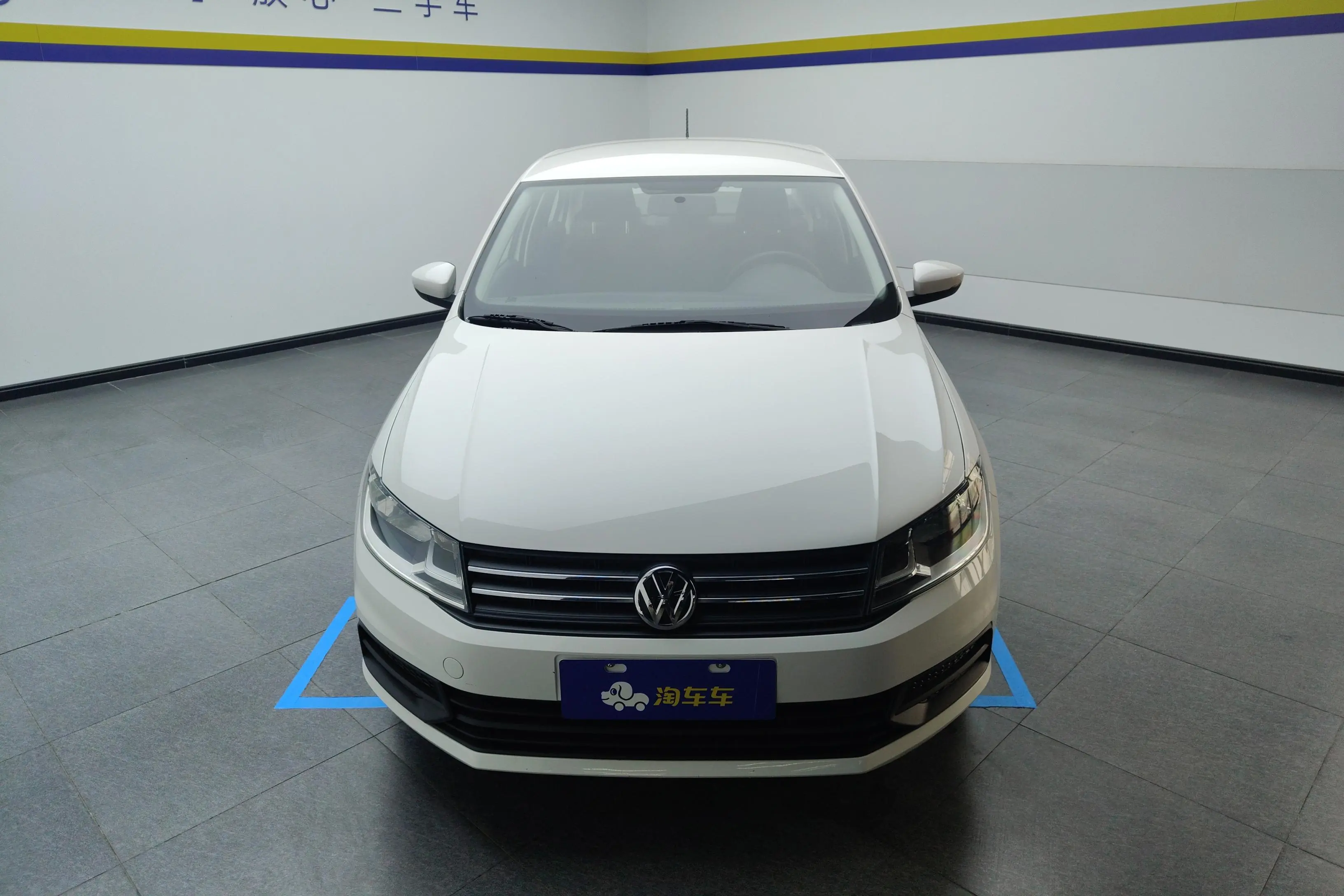 Volkswagen Santana  из Китая