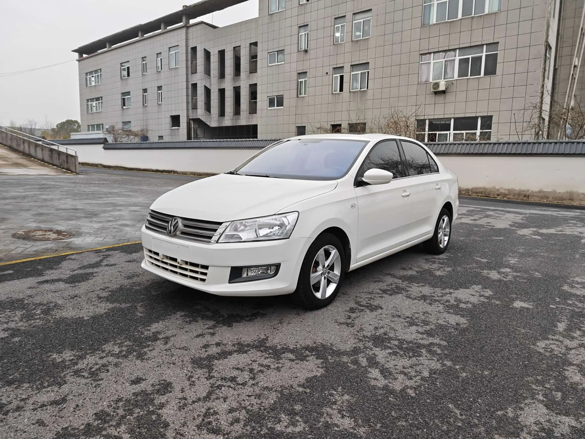 Volkswagen Santana  из Китая