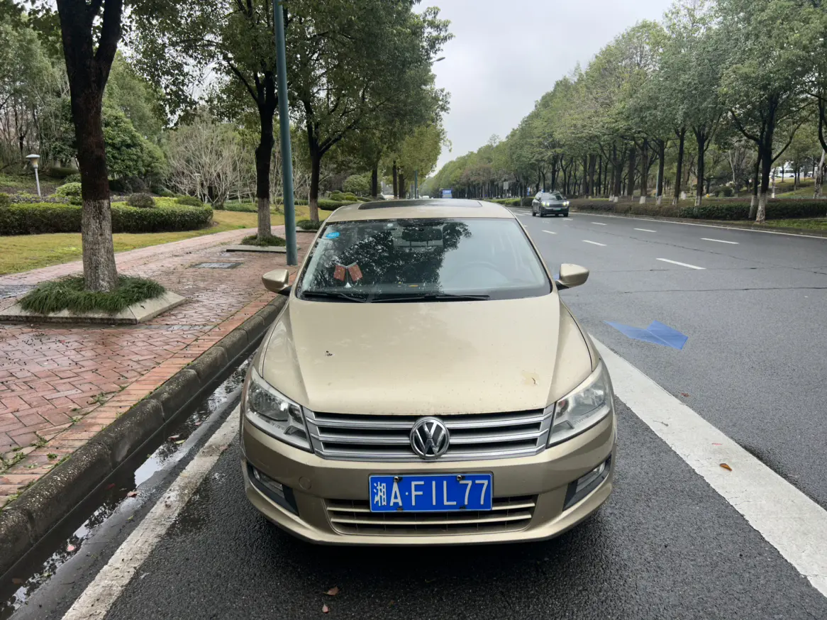 Volkswagen Santana  из Китая