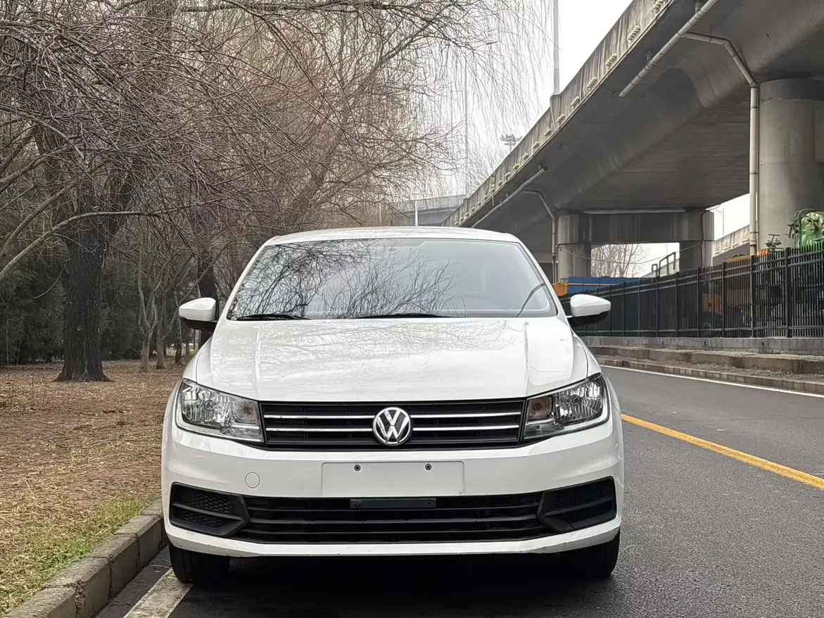 Volkswagen Santana  из Китая