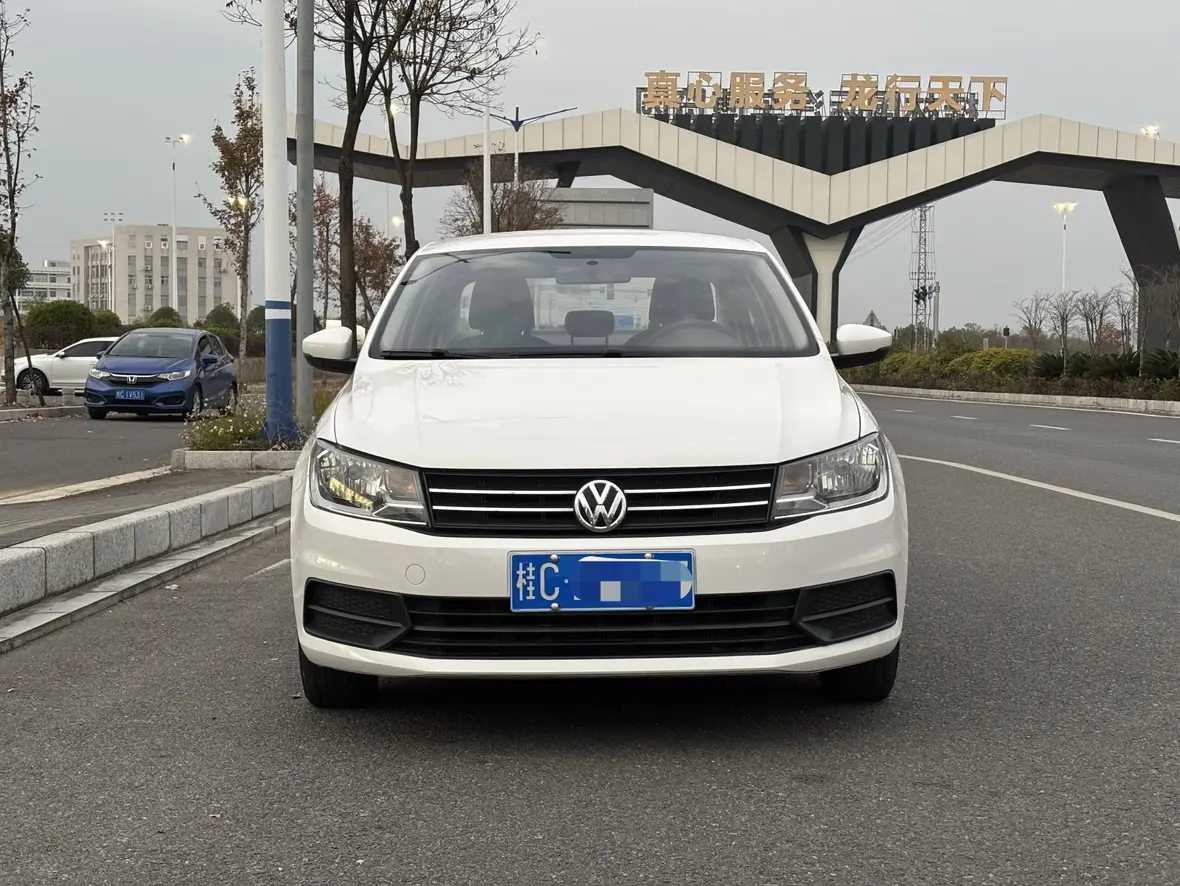 Volkswagen Santana  из Китая