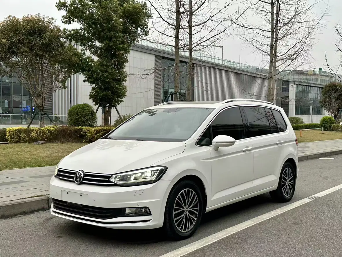 Volkswagen Touran L  из Китая