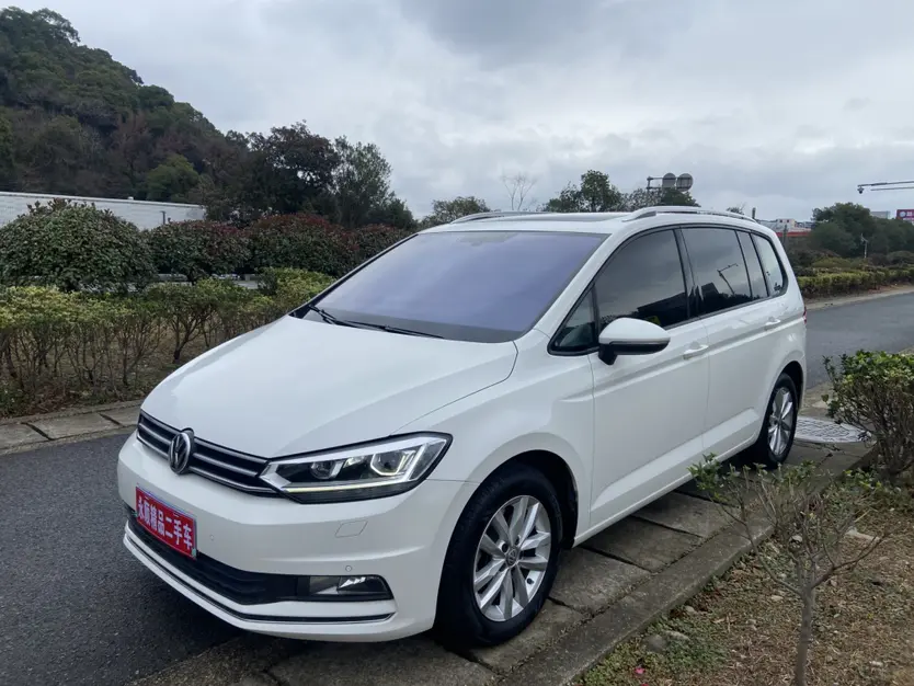 Volkswagen Touran L  из Китая