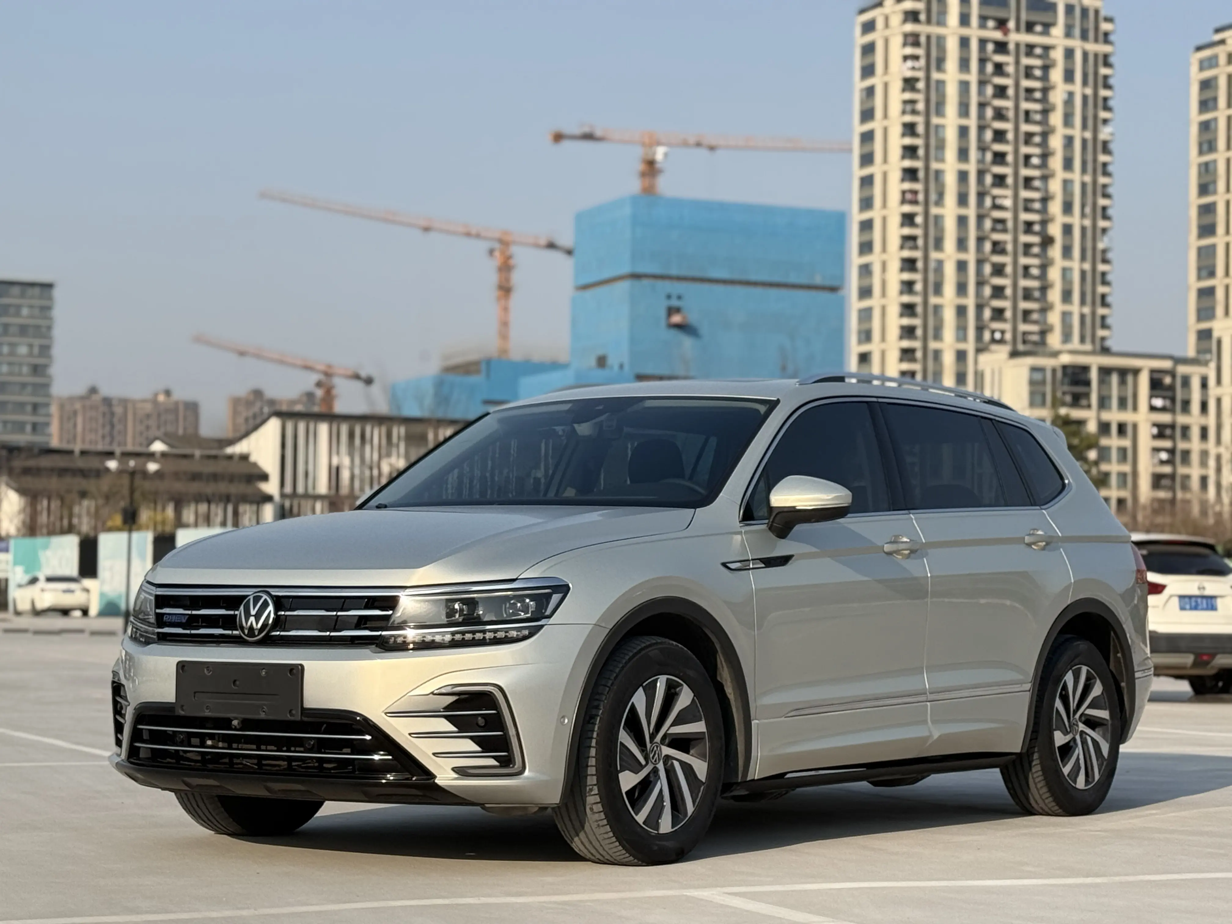 Volkswagen Tiguan L PHEV  из Китая