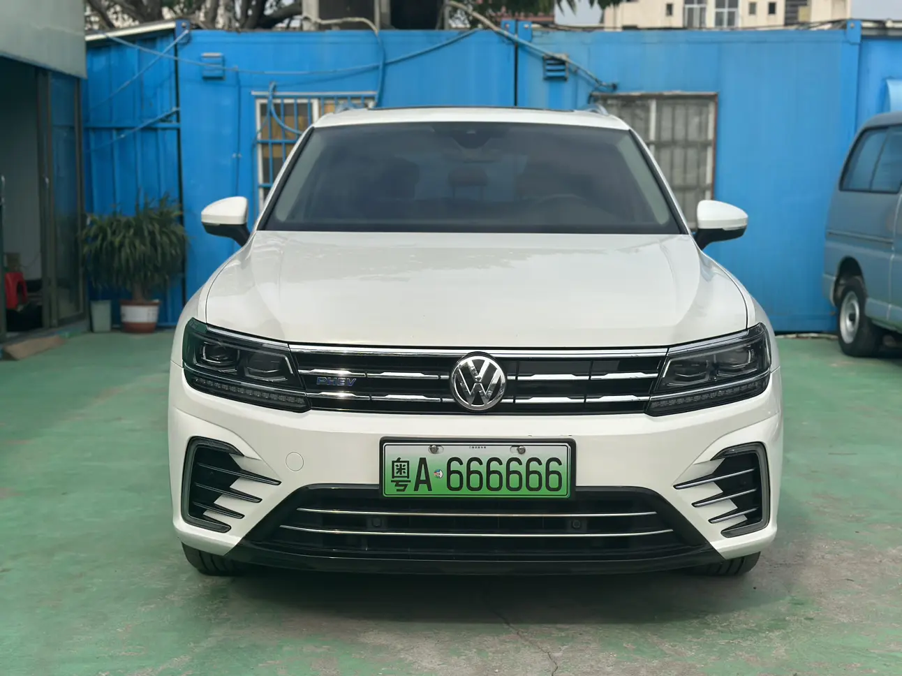 Volkswagen Tiguan L PHEV  из Китая