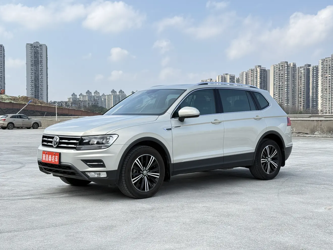 Volkswagen Tiguan L  из Китая